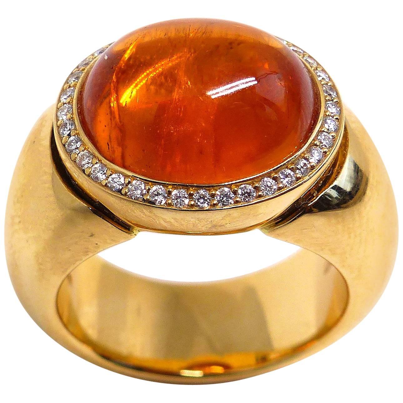 Ring in Rose Gold with 1 Mandarine Garnet Cabouchon and Diamonds For Sale