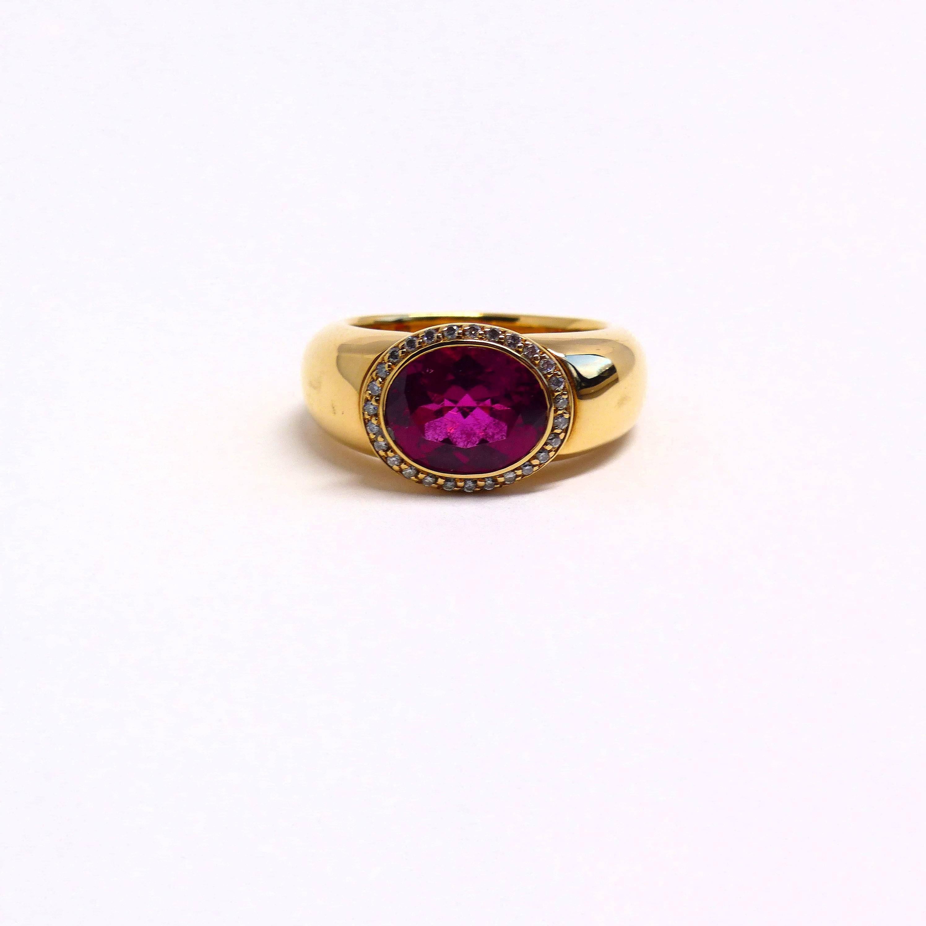 Oval Cut Ring in Rose Gold with 1 Rubelite and Diamonds. For Sale