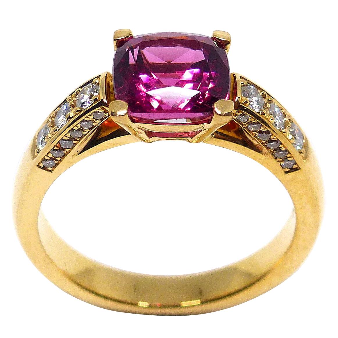 Ring in Rose Gold with 1 Rubellite and Diamonds. For Sale