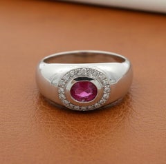 Bague en platine avec rubis et diamants