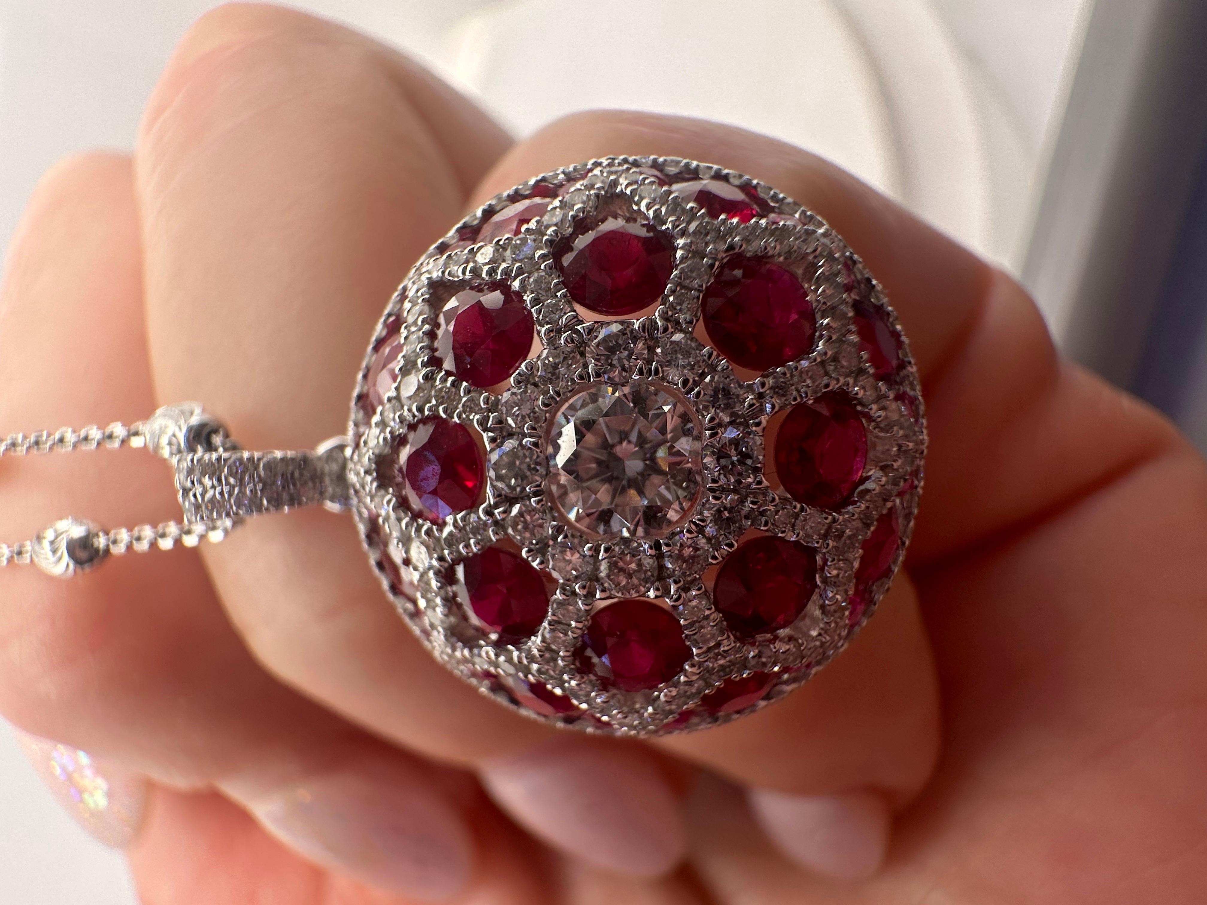 Women's or Men's Fine Ruby & Diamond pendant necklace 18KT For Sale