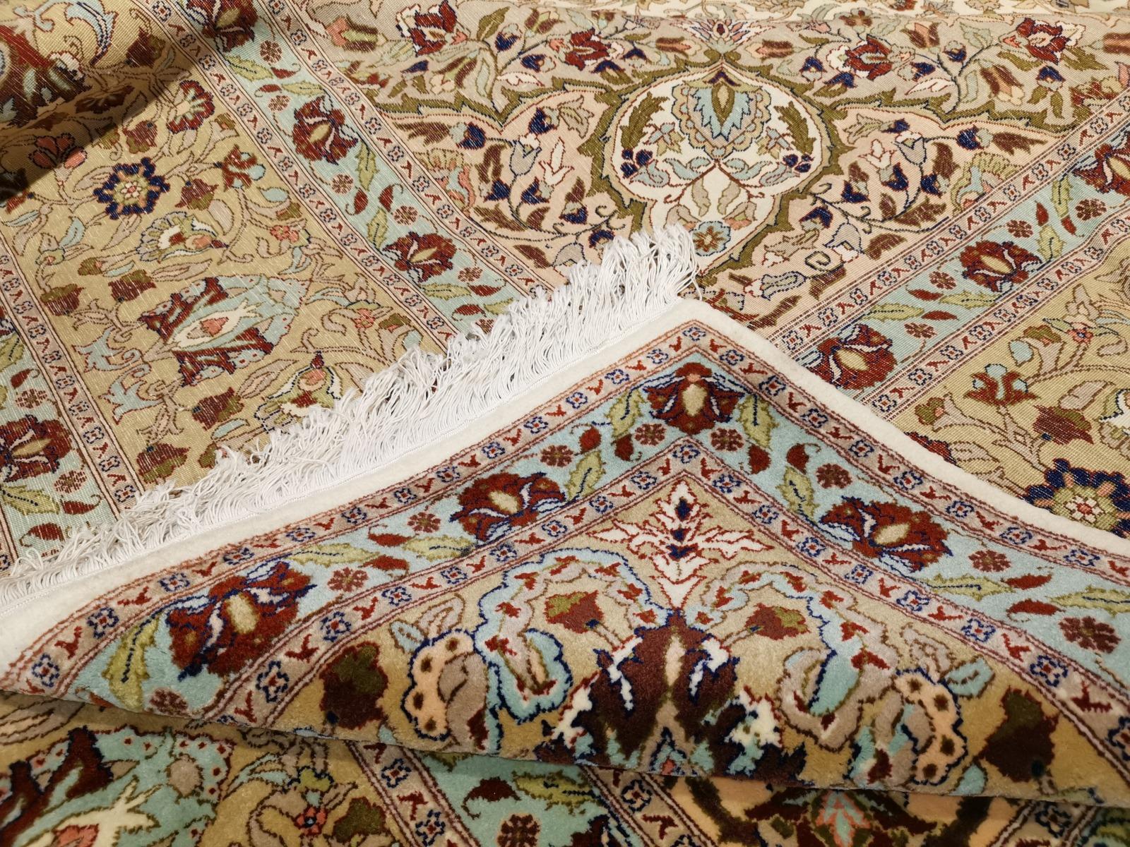Fine Rug Vintage Turkish Hereke Carpet Oversize 17 x 11 ft hand knotted rug For Sale 9