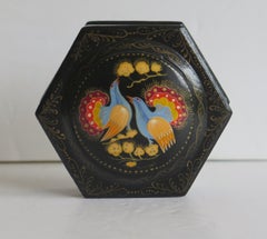 Fine Russian Kholui Lacquered Lidded Box Hand Painted & Signed, Mid 20th Century