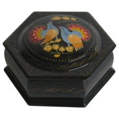 Fine Russian Kholui Lacquered Lidded Box Hand Painted & Signed, Mid 20th Century