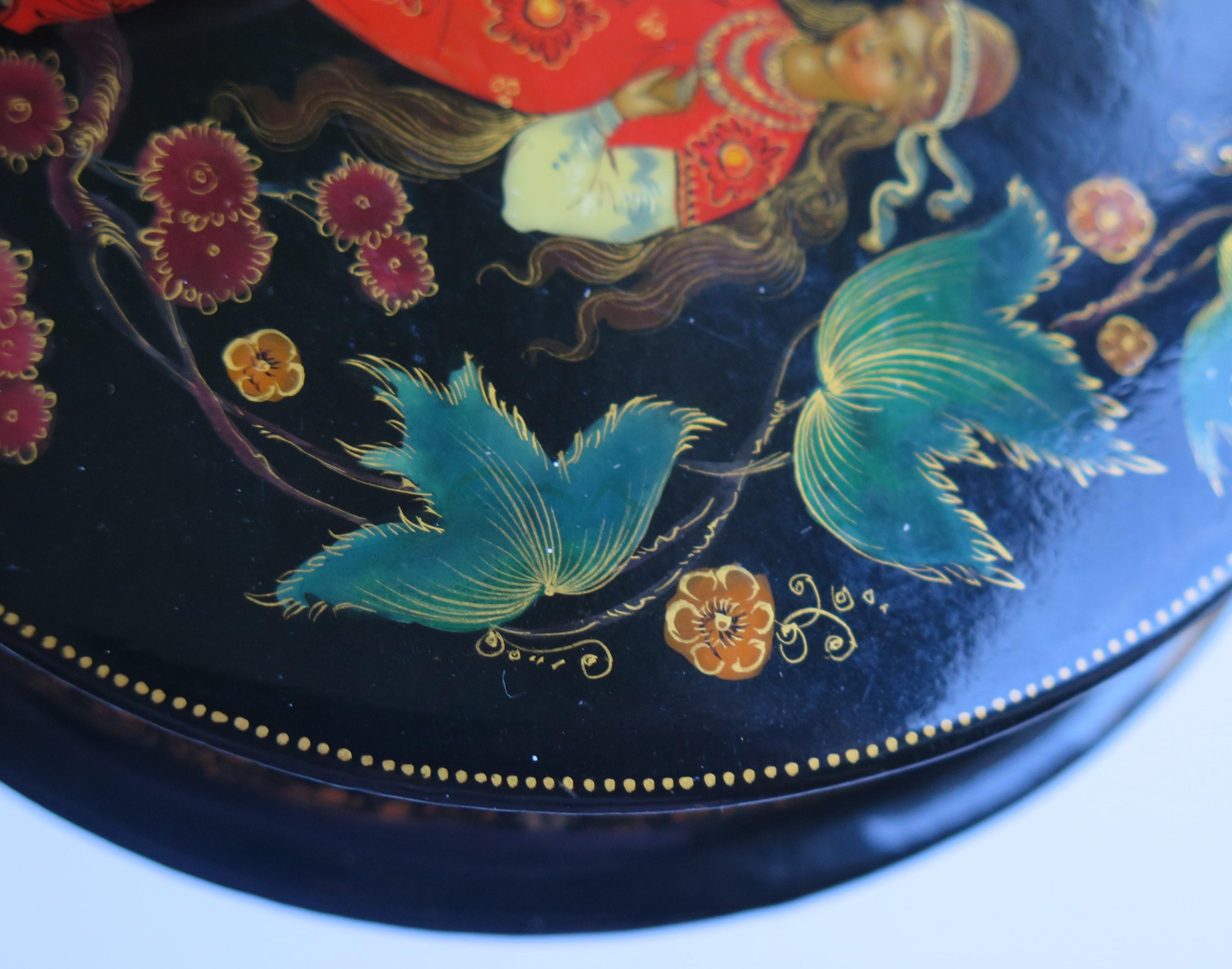 Fine Russian Palekh Lacquered Lidded Box Hand Painted Signed and Dated 1965 7