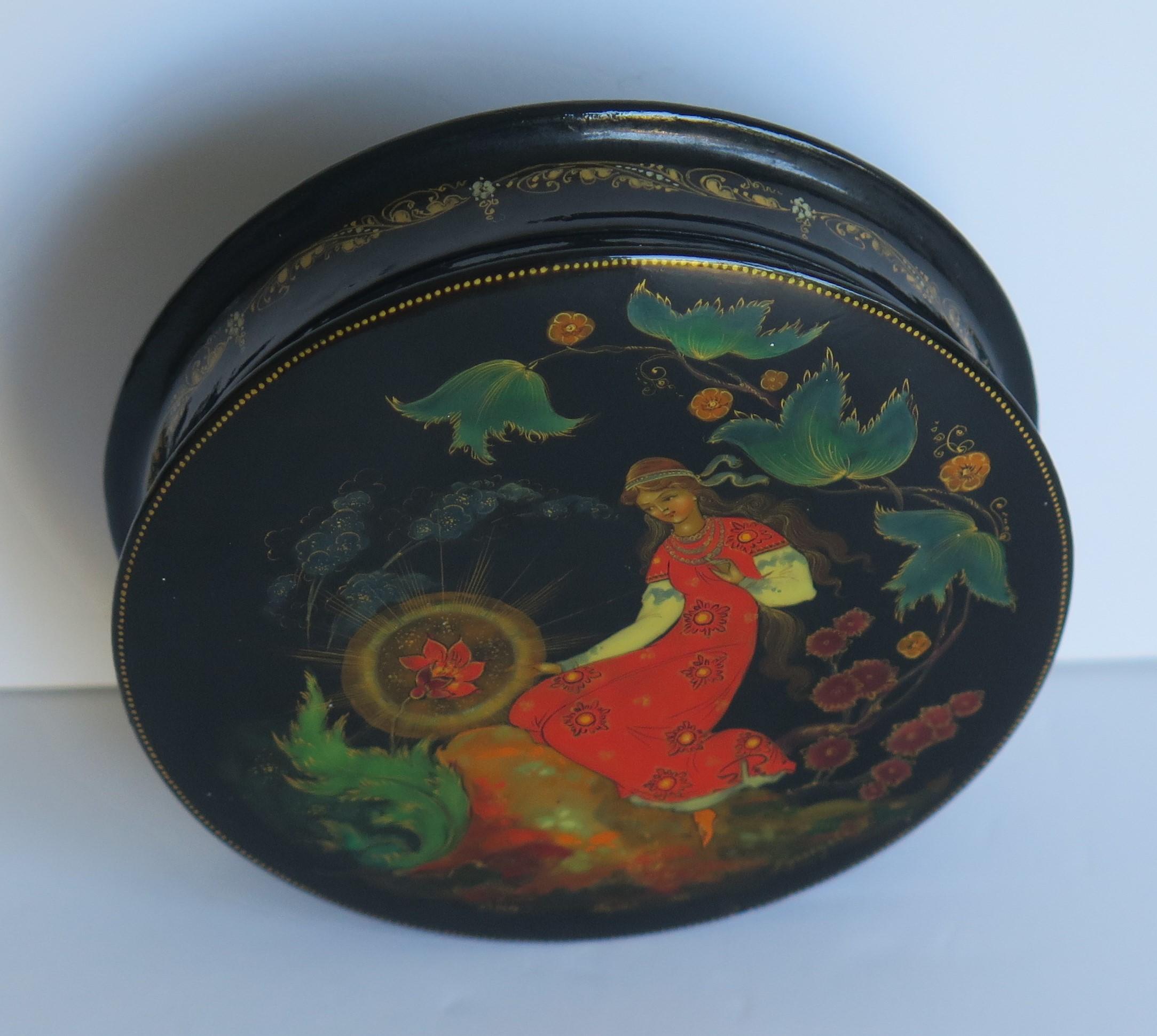 Folk Art Fine Russian Palekh Lacquered Lidded Box Hand Painted Signed and Dated 1965