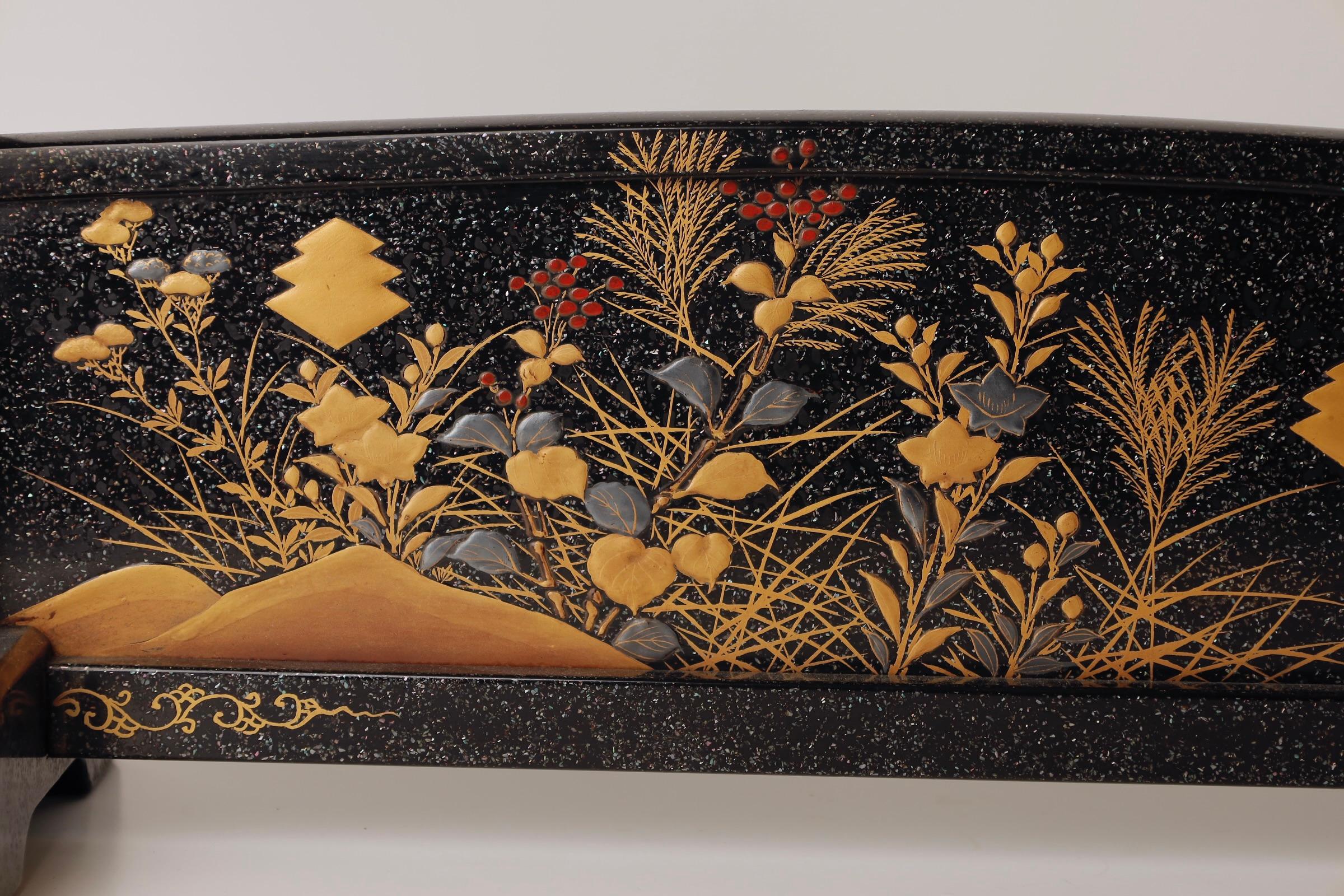Hand-Carved Fine Samurai Katana Stand with Exquisite Makie Lacquer, Late Edo Period, 19th For Sale