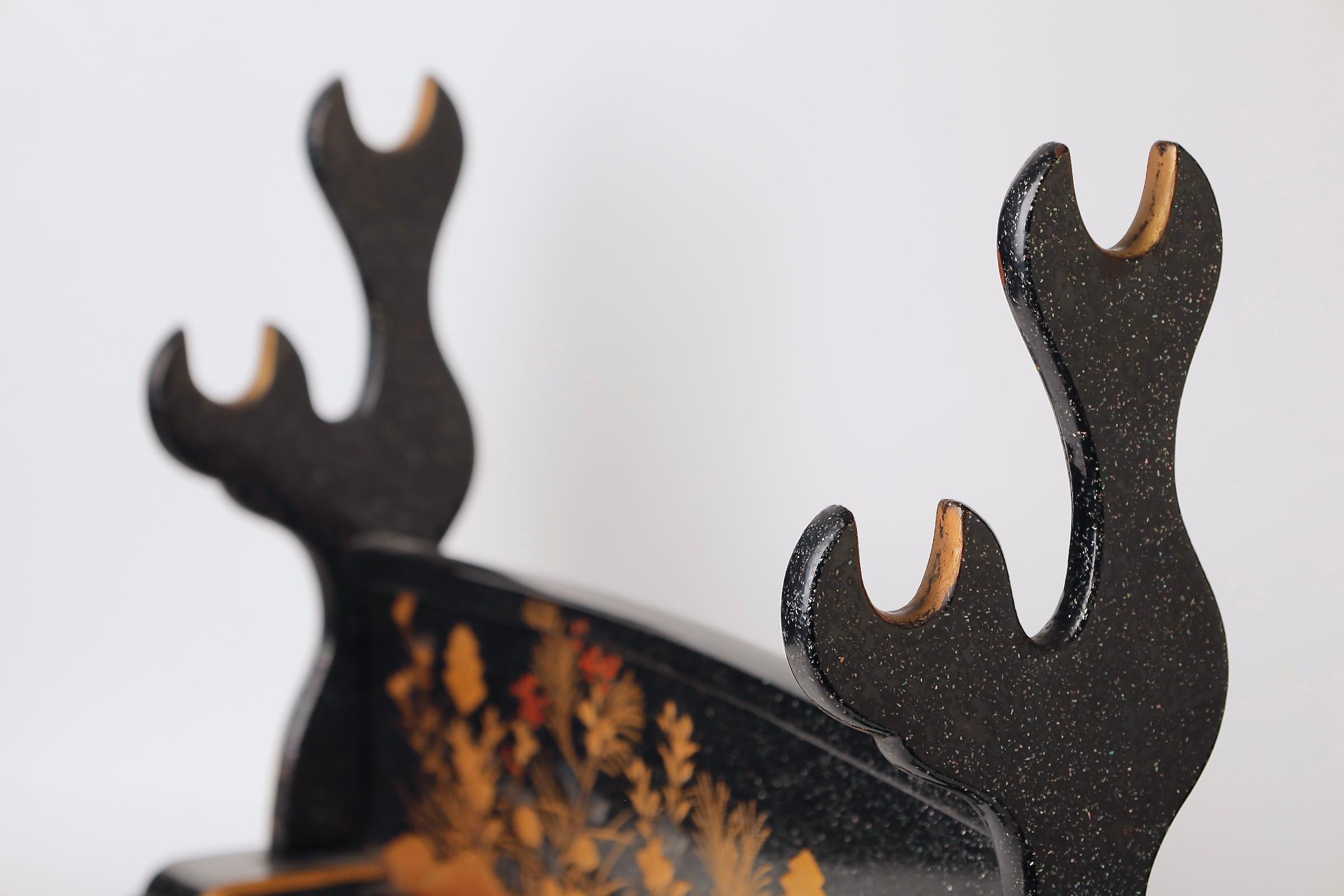 Fine Samurai Katana Stand with Exquisite Makie Lacquer, Late Edo Period, 19th For Sale 2