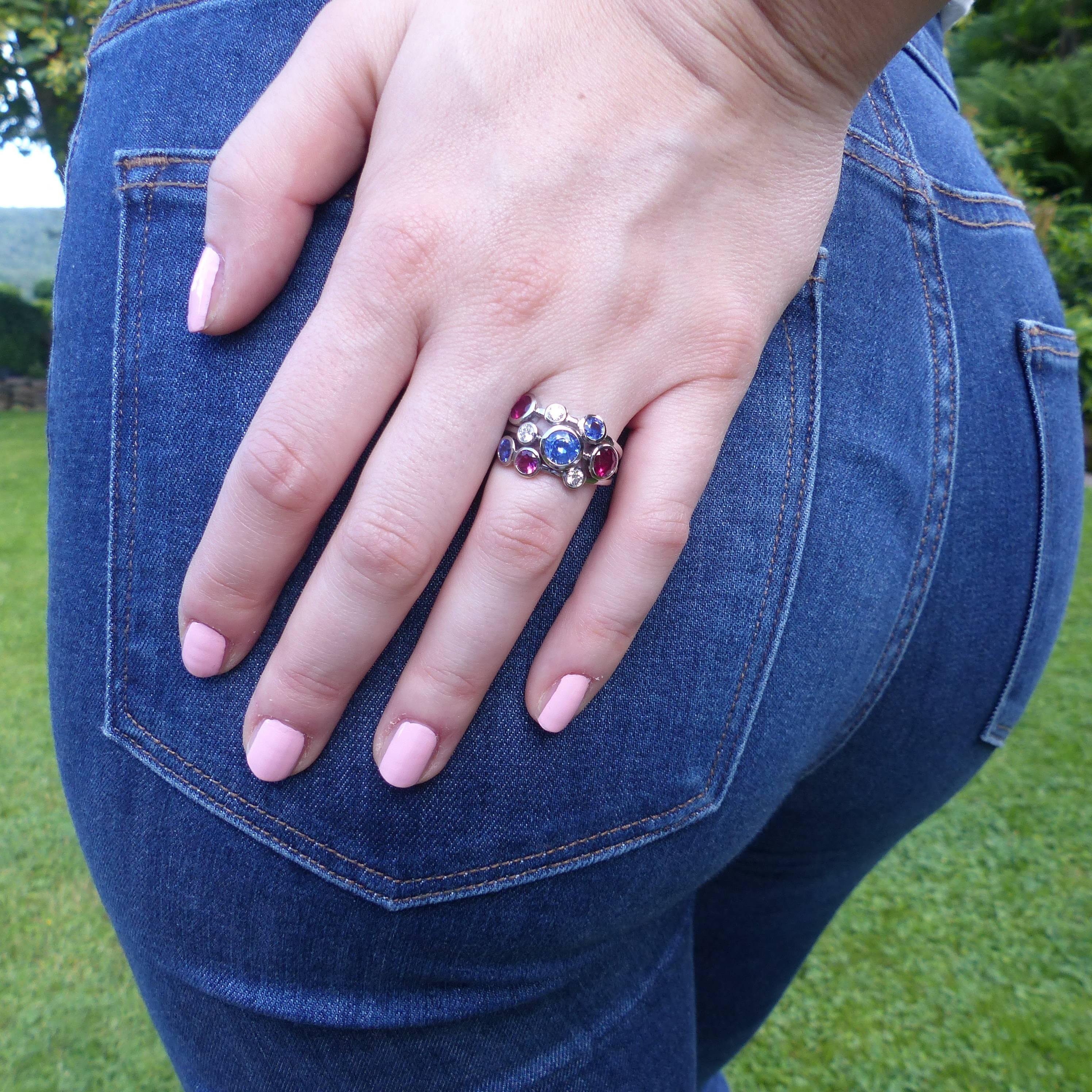 Ring in White Gold with Sapphires and Rubelites and Diamonds. In New Condition For Sale In Idar-Oberstein, DE