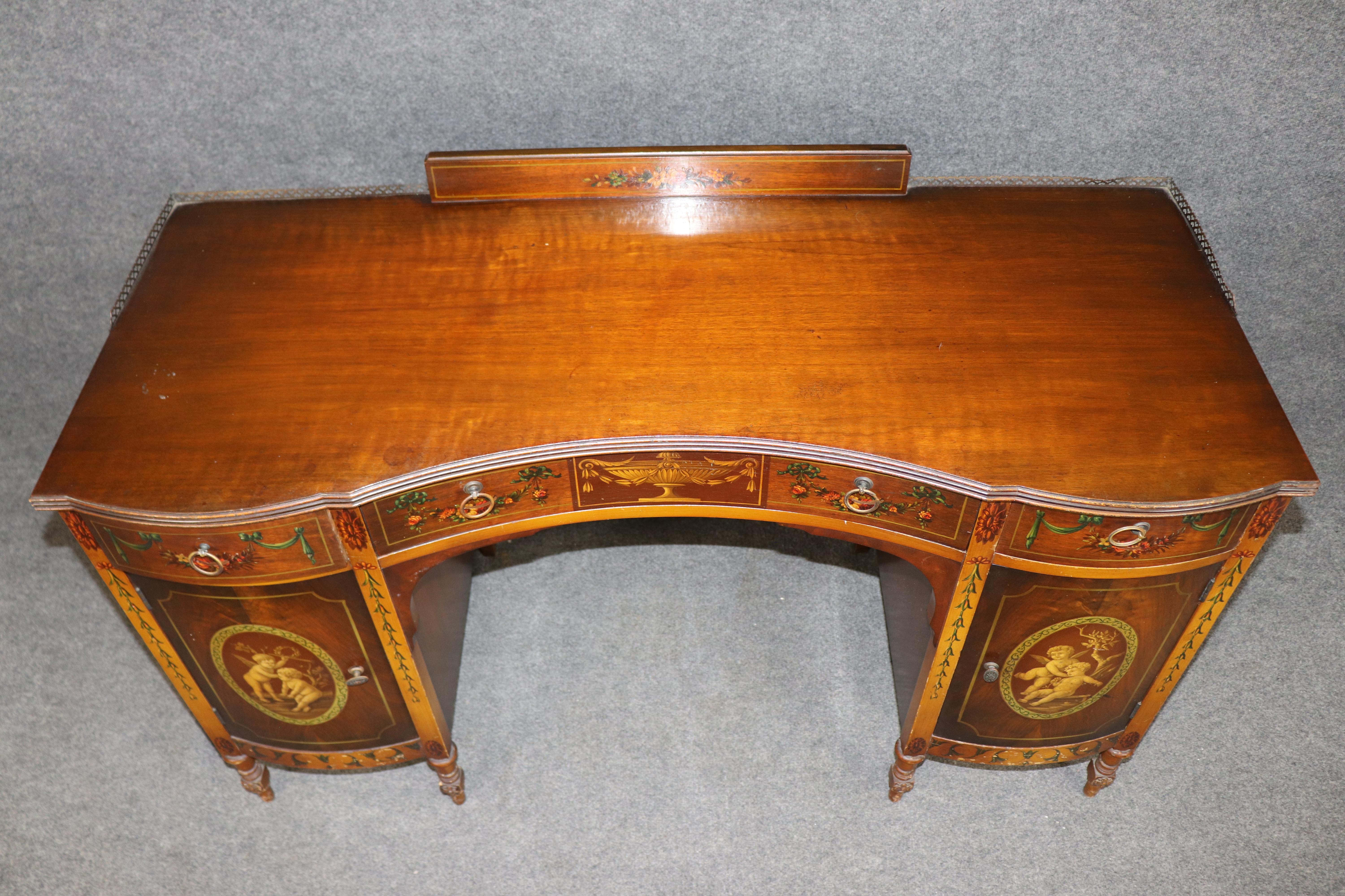 Fine Satinwood and Walnut Paint Decorated Adams Style Ladies Vanity 1920s Era im Zustand „Gut“ im Angebot in Swedesboro, NJ