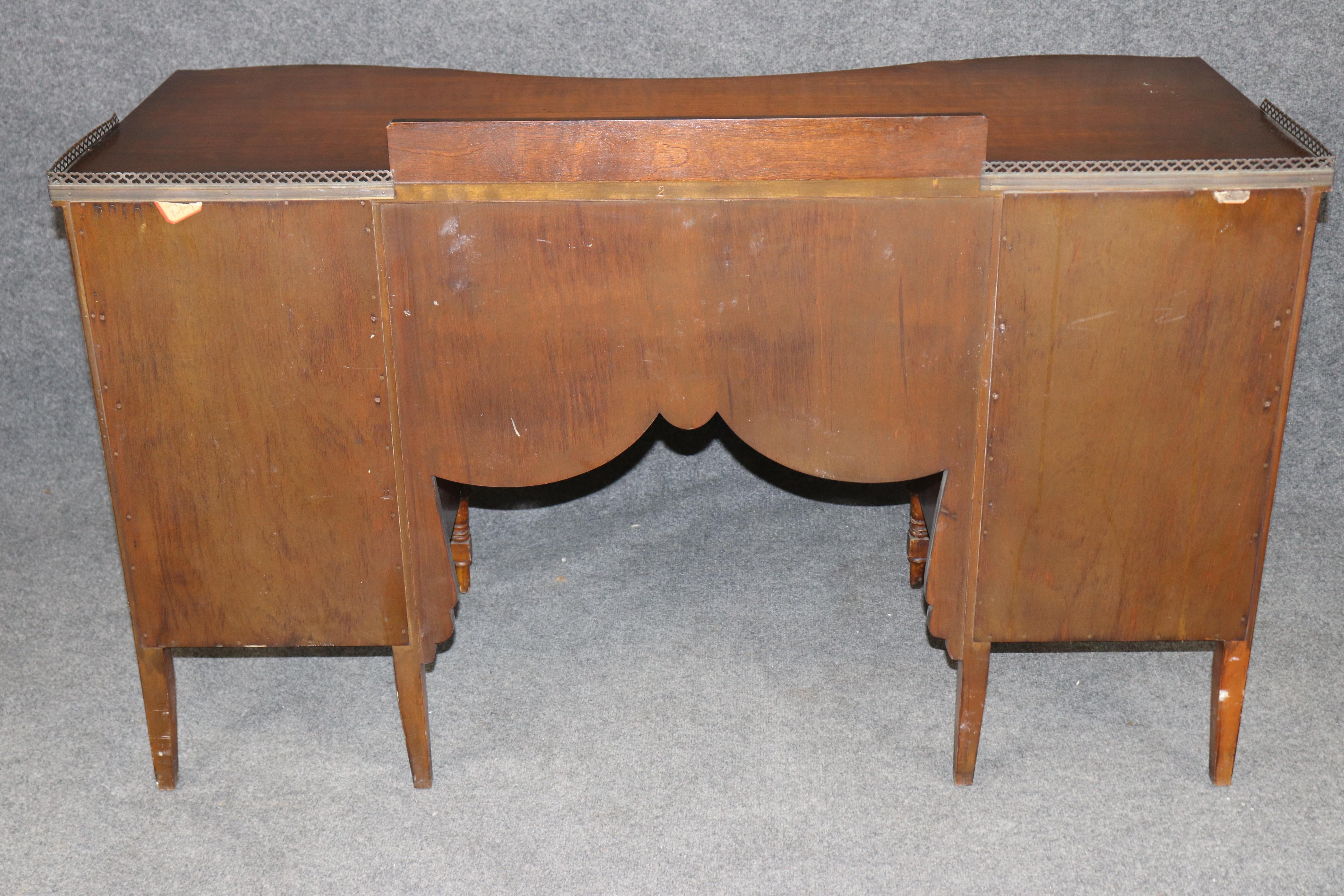 Fine Satinwood and Walnut Paint Decorated Adams Style Ladies Vanity 1920s Era im Angebot 1