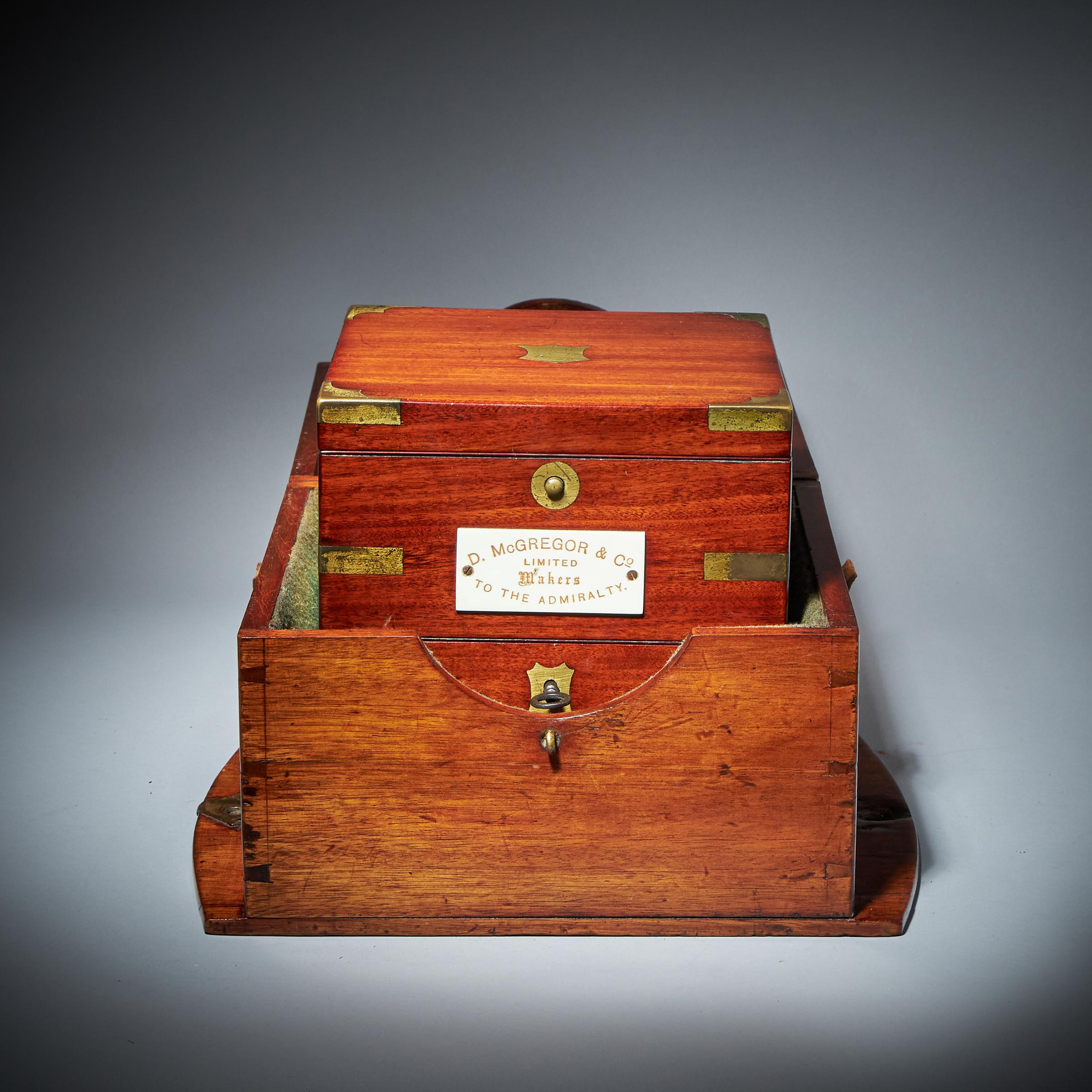 Feines englisches zweitägiges Marine-Chronometricometer, signiert (Metallarbeit) im Angebot
