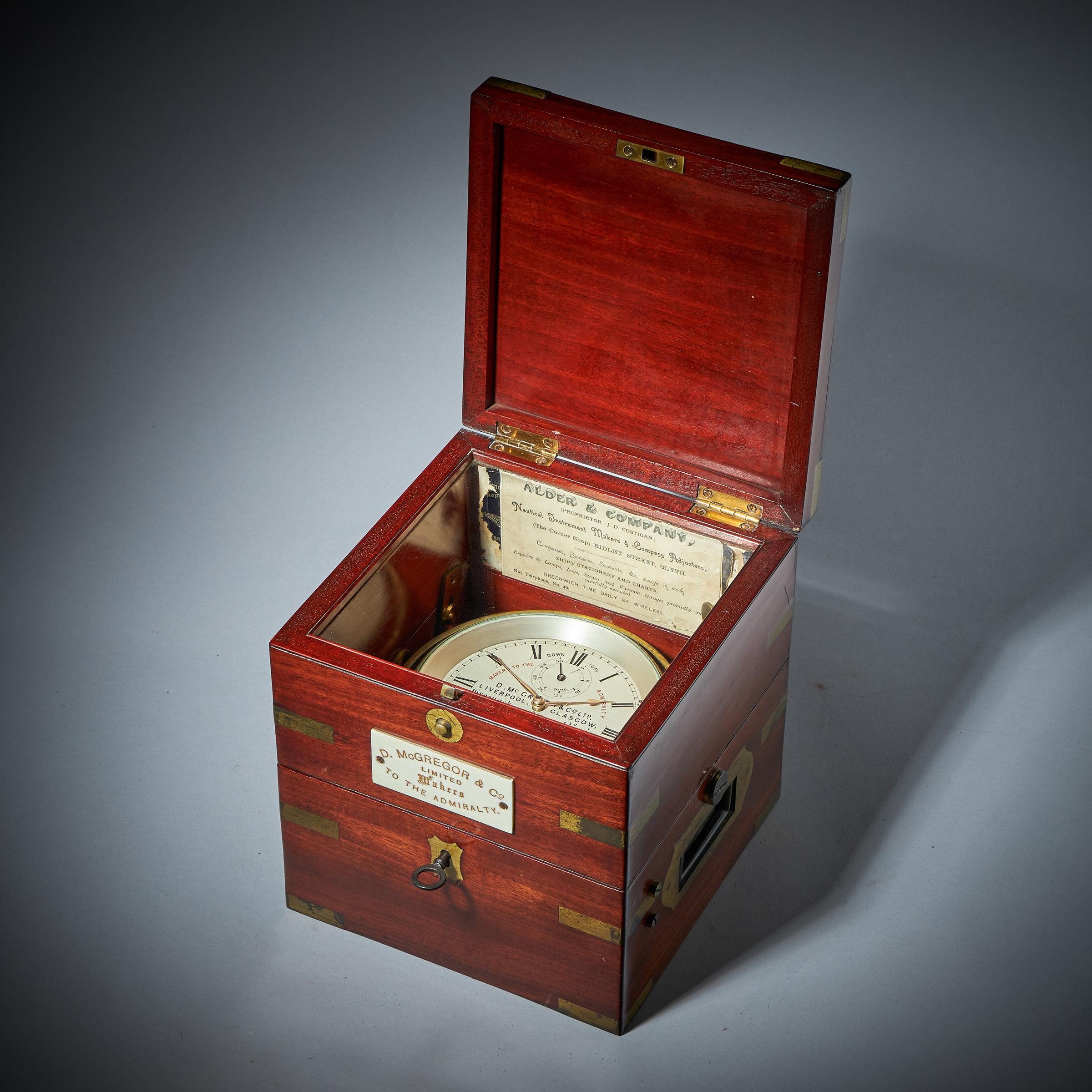 Feines englisches zweitägiges Marine-Chronometricometer, signiert im Angebot 1