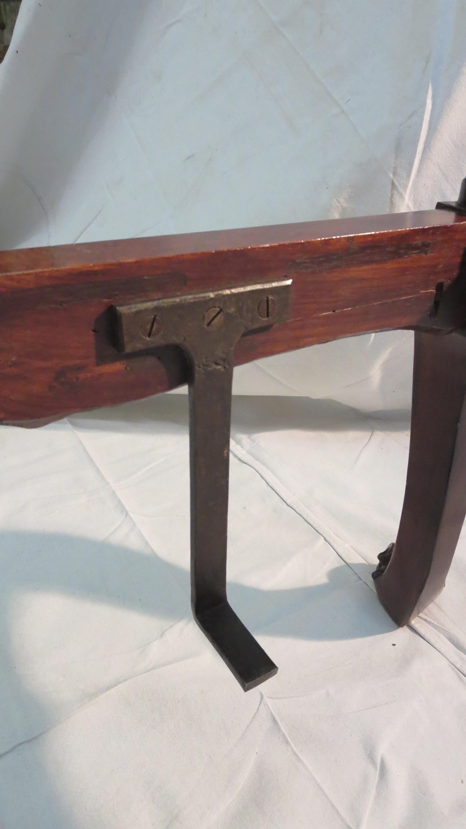 Fine Sculpted Colonial Portuguese 17th C. Jacaranda Bed Torsade Posts & finials For Sale 13
