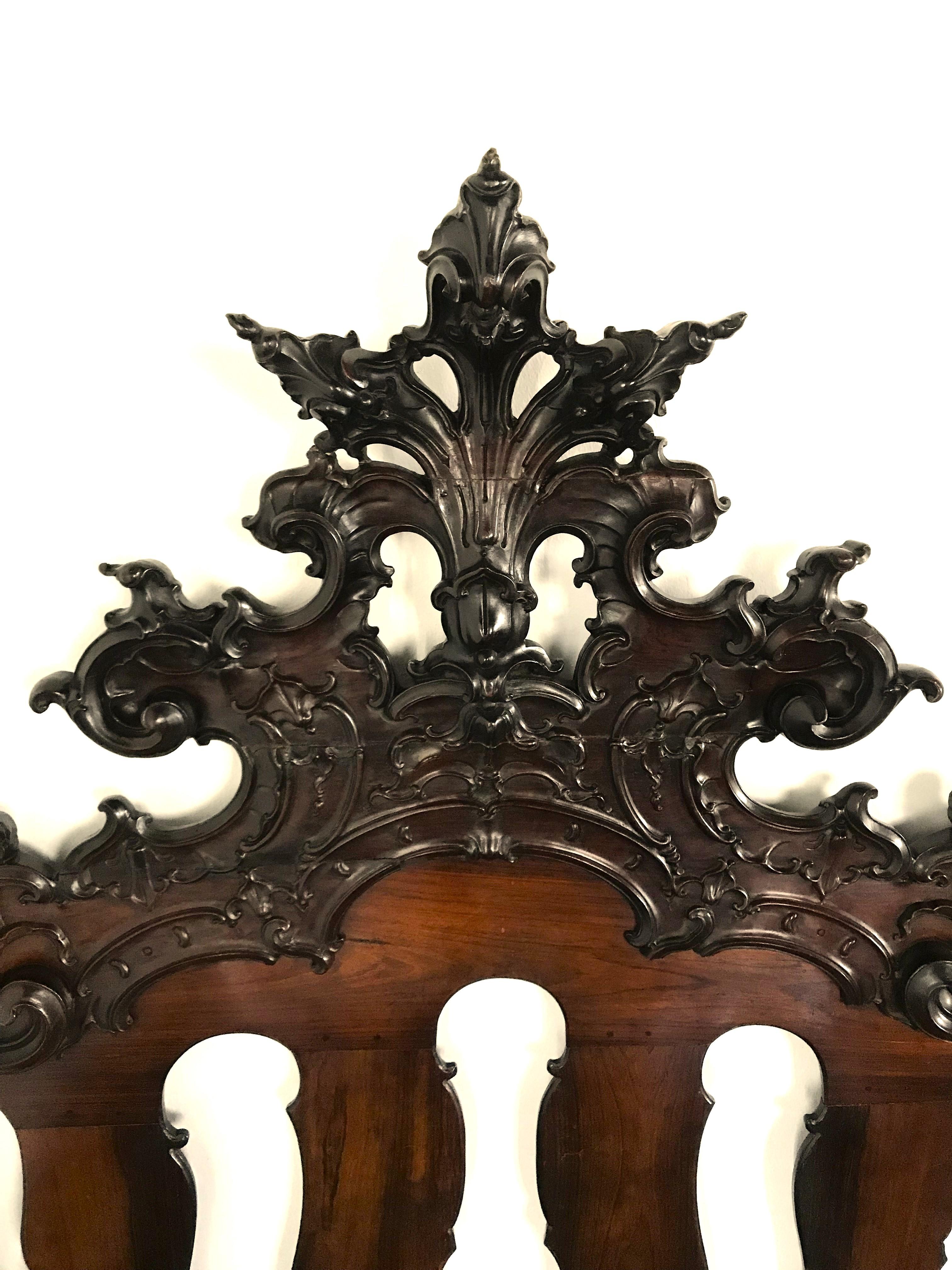 Fine Sculpted Colonial Portuguese 17th C. Jacaranda Bed Torsade Posts & finials . Very Rare Hand Carved and finished Colonial Portuguese 17th C. Jacaranda comparable to (full size) to Twin Extra long Bed detailed with cartouche Circa 1600's 

This
