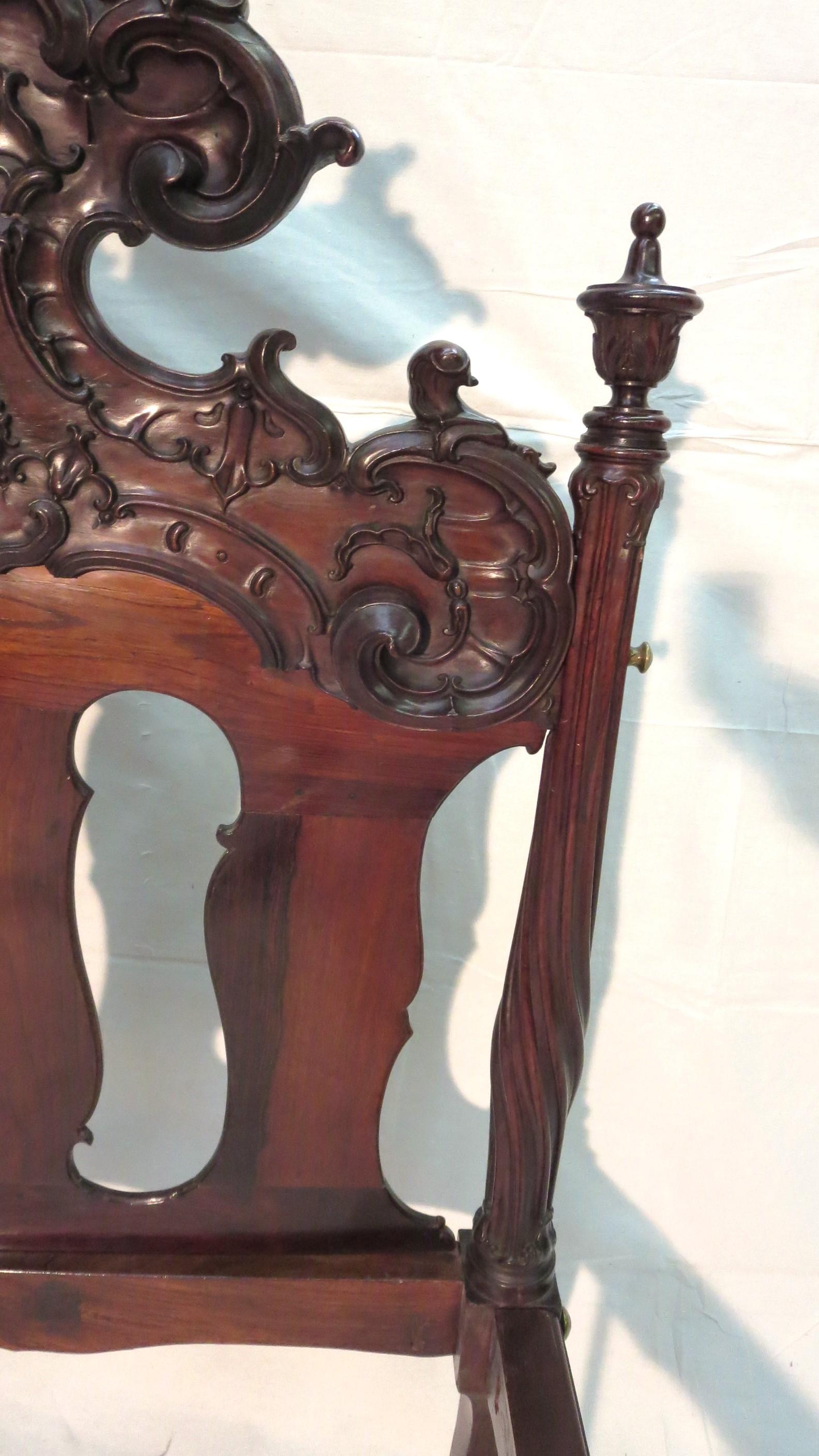 Fine Sculpted Colonial Portuguese 17th C. Jacaranda Bed Torsade Posts & finials For Sale 14
