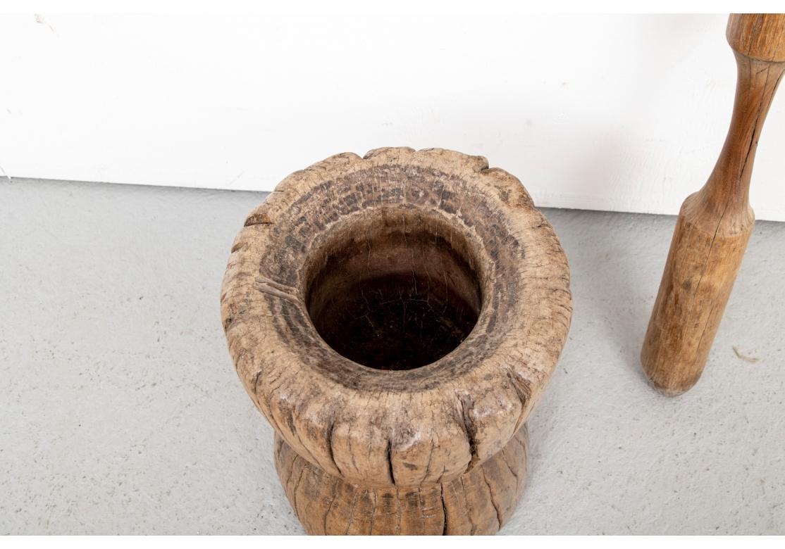 XX secolo Mortaio e pestello africano scultoreo di pregevole fattura in vendita