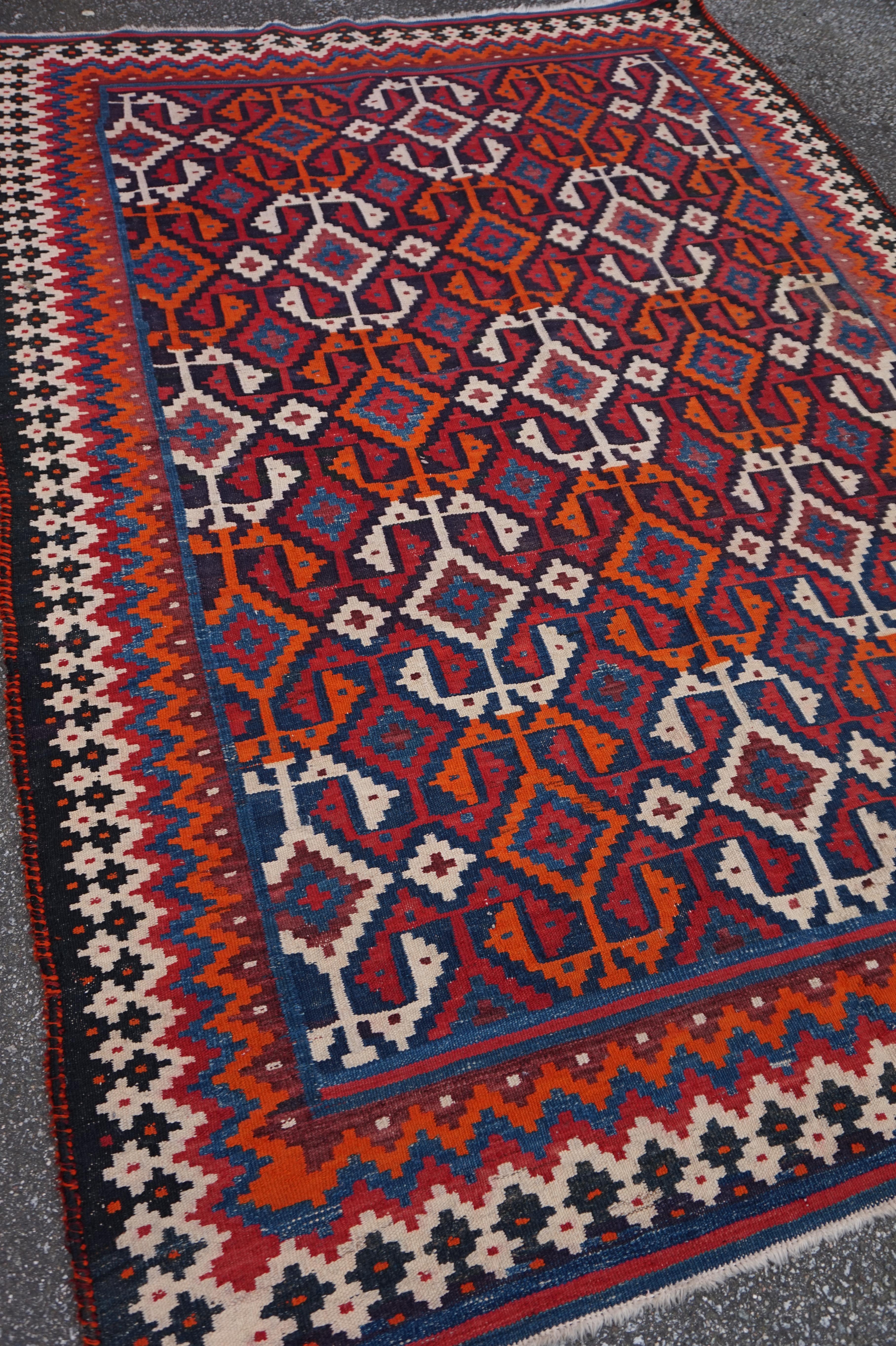 Noué à la main Fine tapis Kilim anatolien semi-ancien en laine tribale géométrique à tissage plat en vente