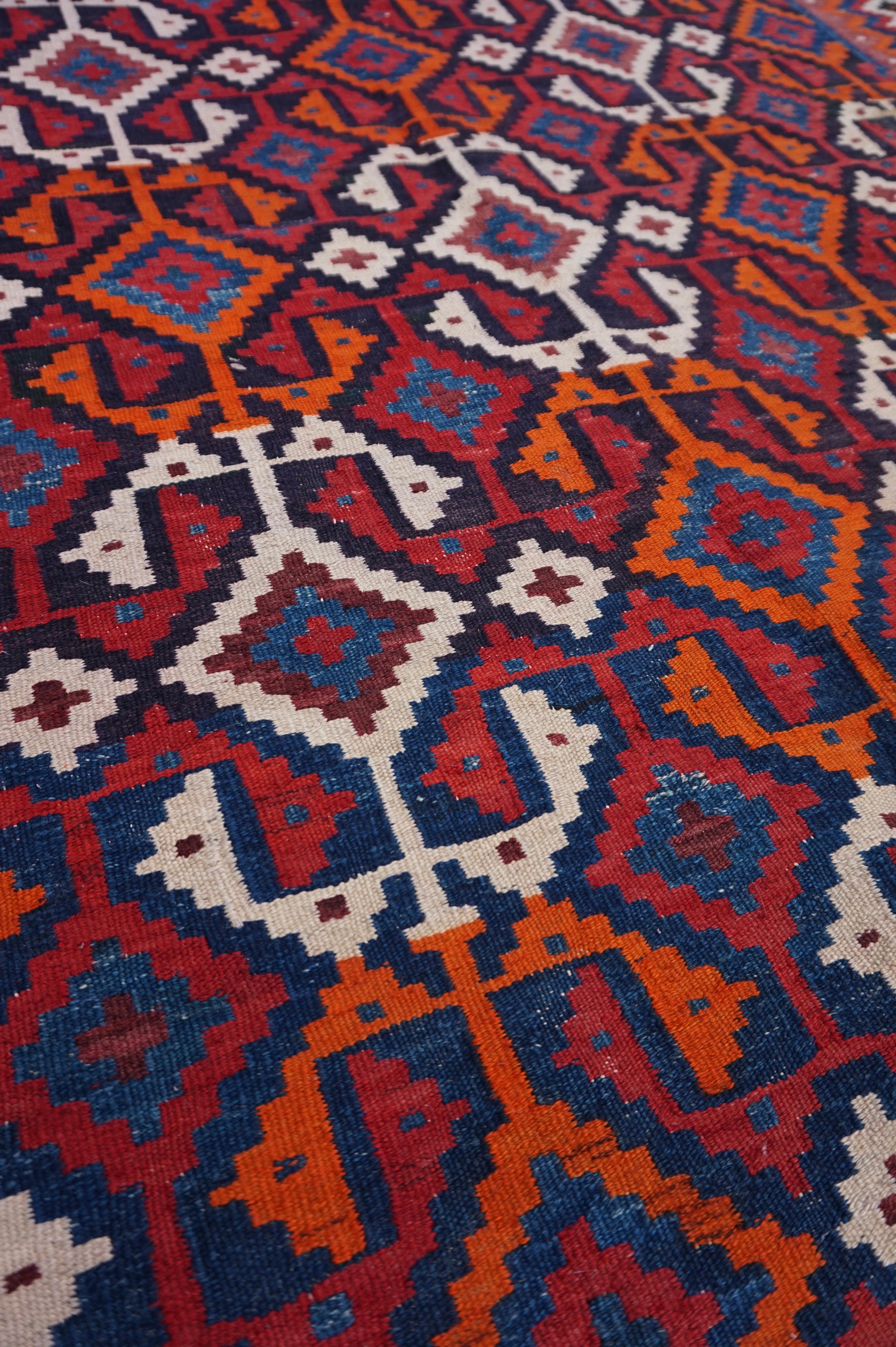 Laine Fine tapis Kilim anatolien semi-ancien en laine tribale géométrique à tissage plat en vente