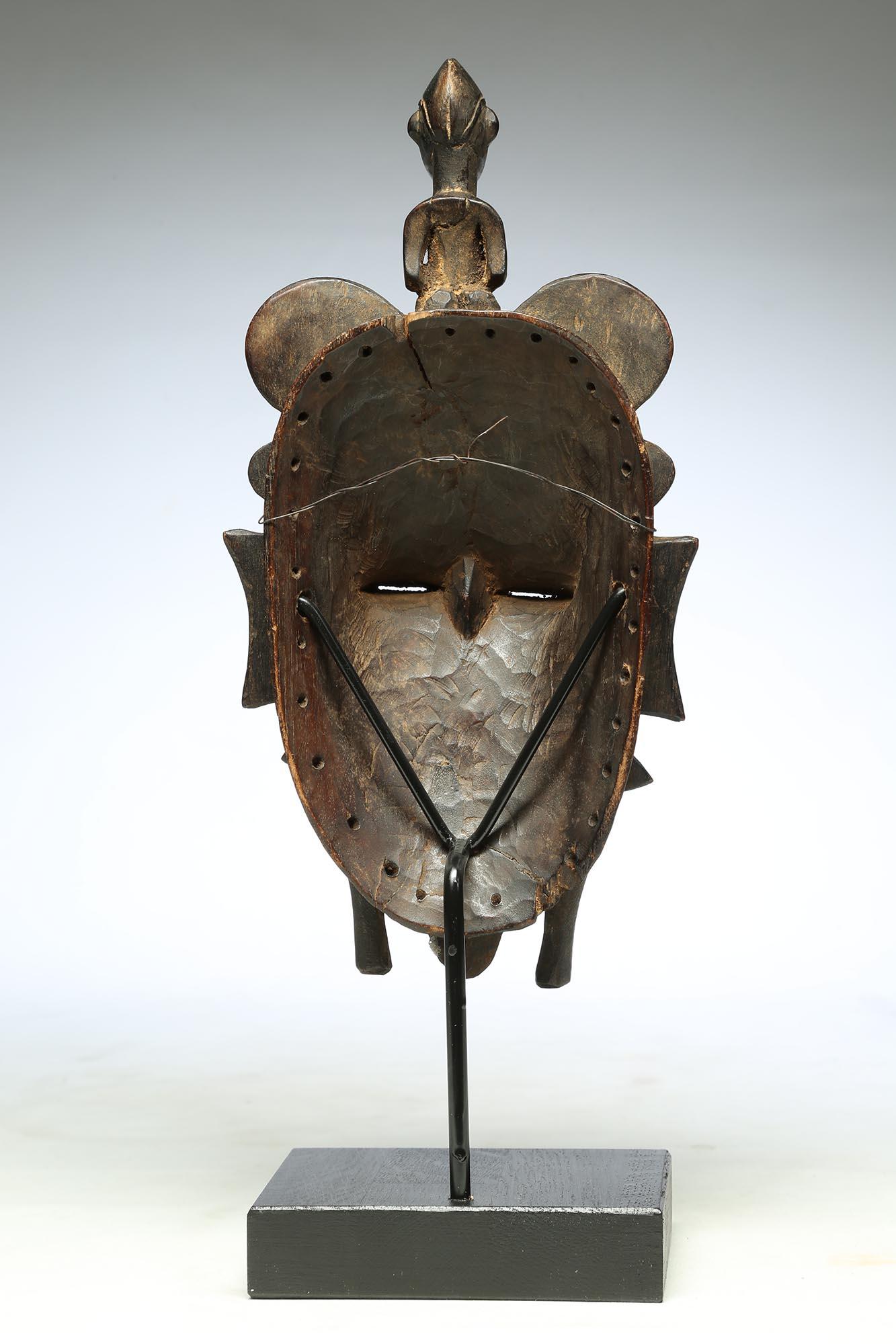 Fine Senufo Kepelie Dance Mask with Female Figure on Top, Early 20th Century In Good Condition In Point Richmond, CA