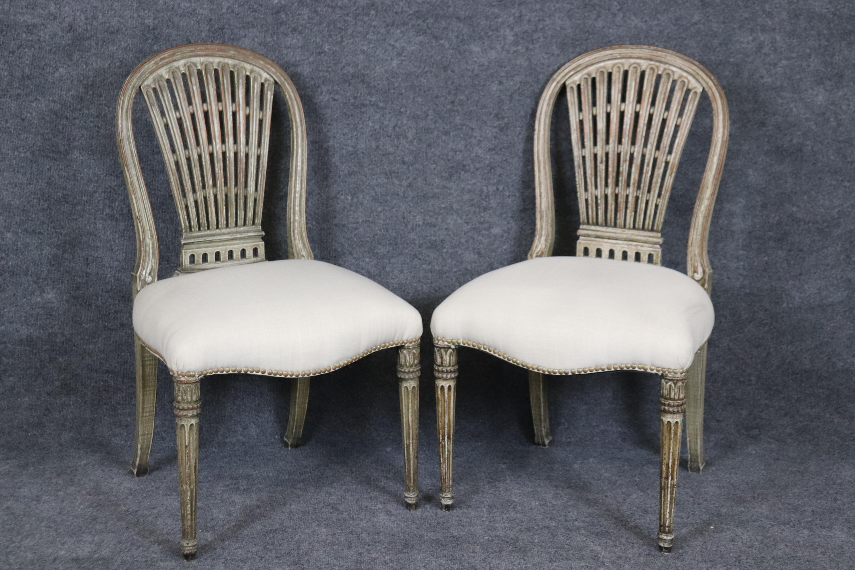 Fine Set 8 Maison Jansen Distressed Paint Decorated Balloon Back Dining Chairs In Good Condition For Sale In Swedesboro, NJ
