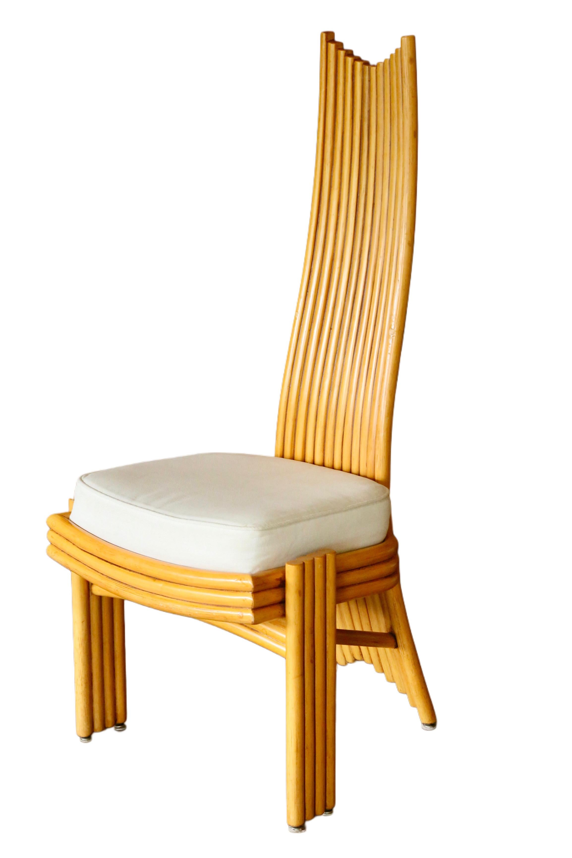 Juego de sillas de comedor modernistas con respaldo alto de bambú de Arthur Edwards para McGuire Mimbre en venta