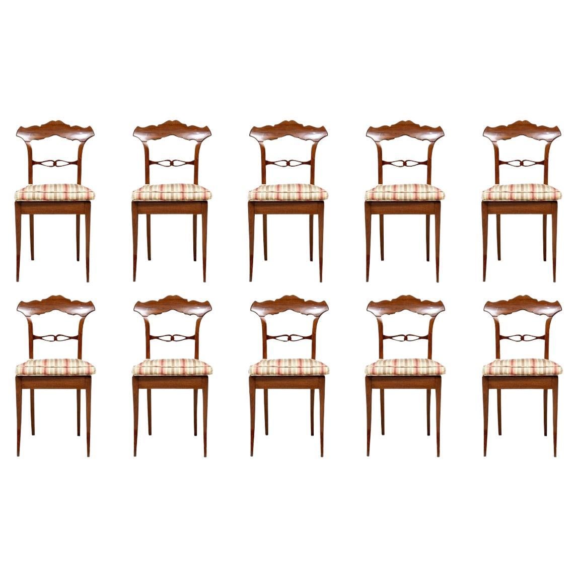 Ensemble de 10 chaises d'appoint de salle à manger françaises anciennes