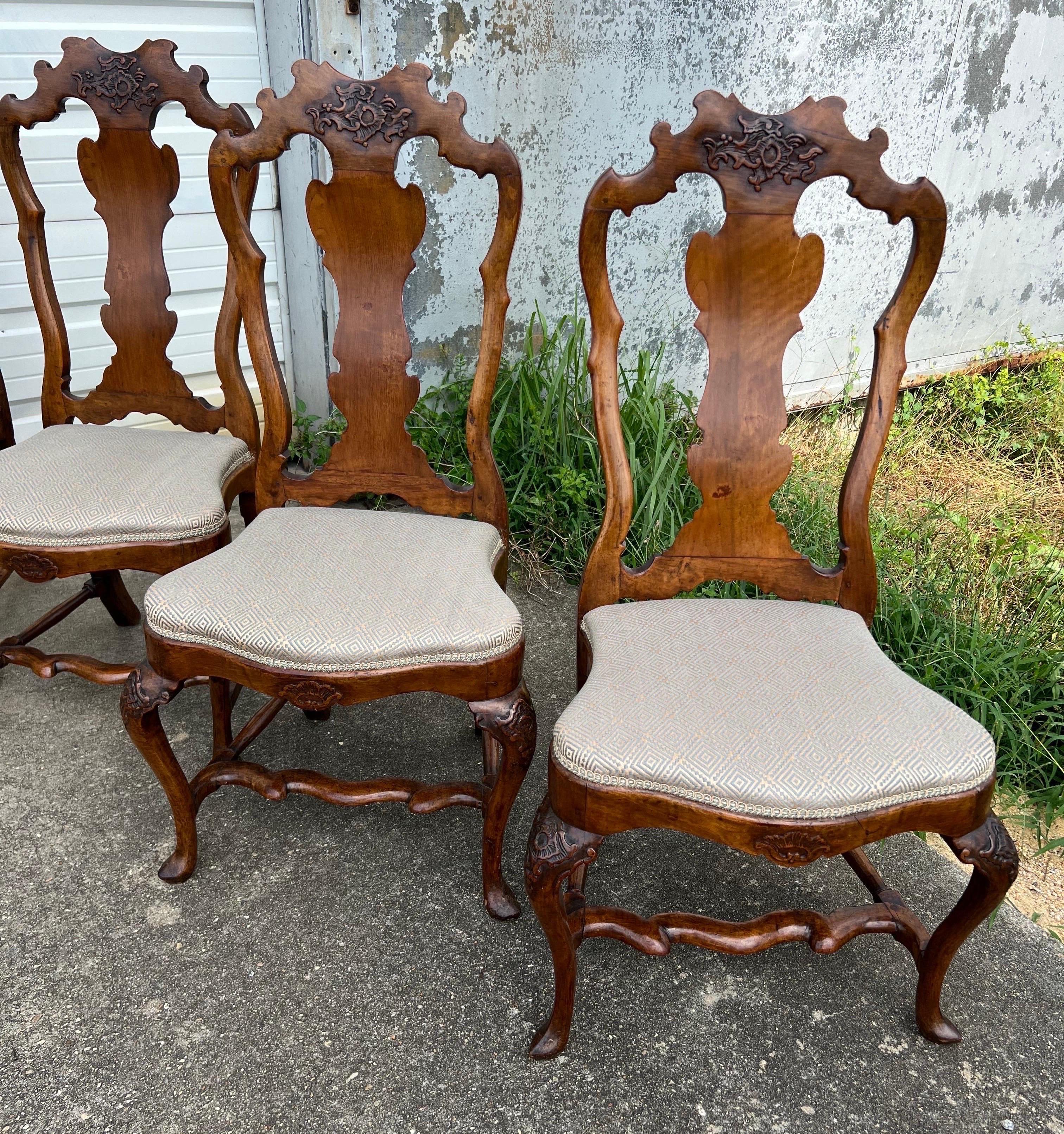 Fine Set of 10 Early 18th Century Italian Dining Chairs In Good Condition For Sale In Charleston, SC
