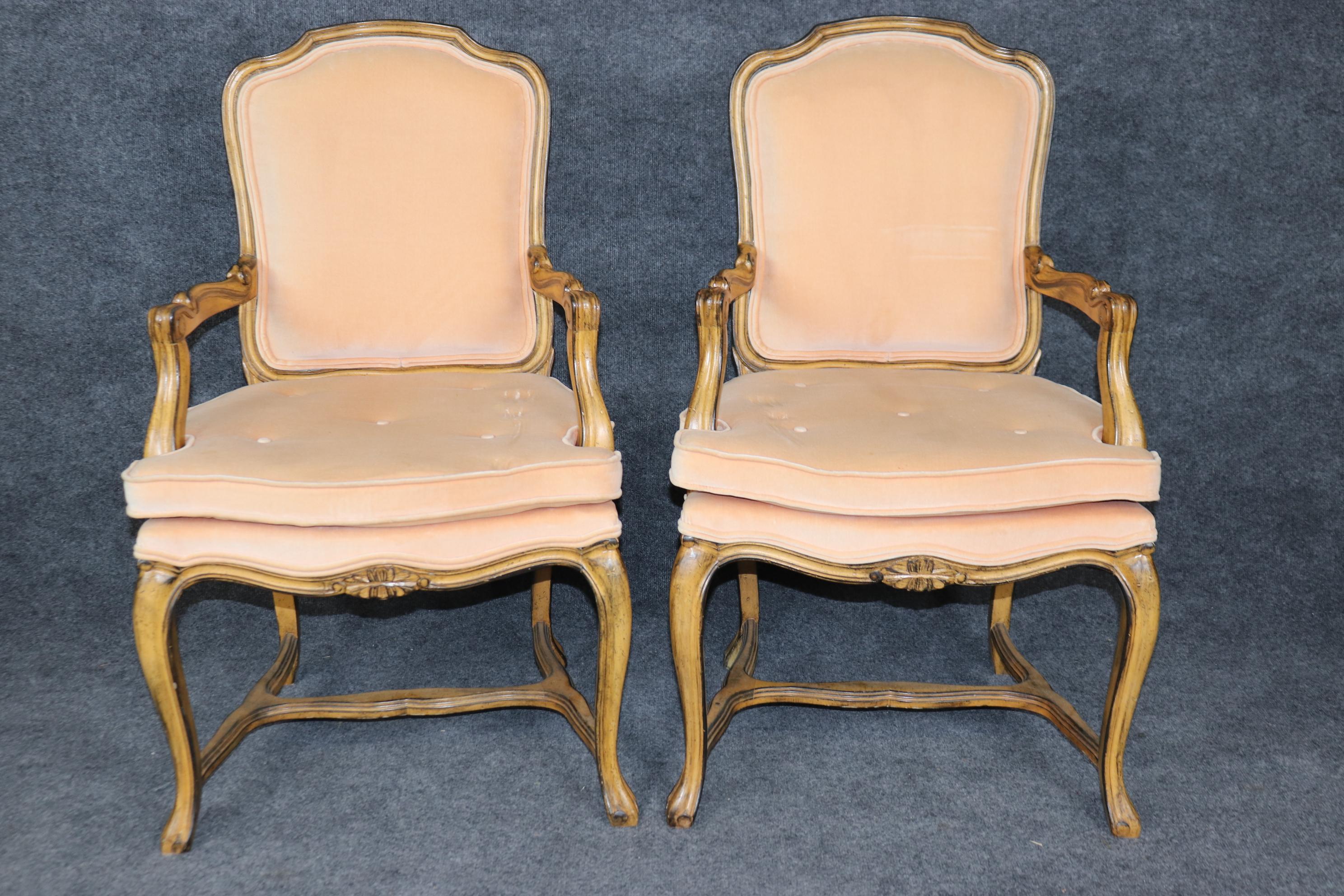 Fine Set of 10 French Carved Walnut Louis XV Dining Chairs In Good Condition In Swedesboro, NJ
