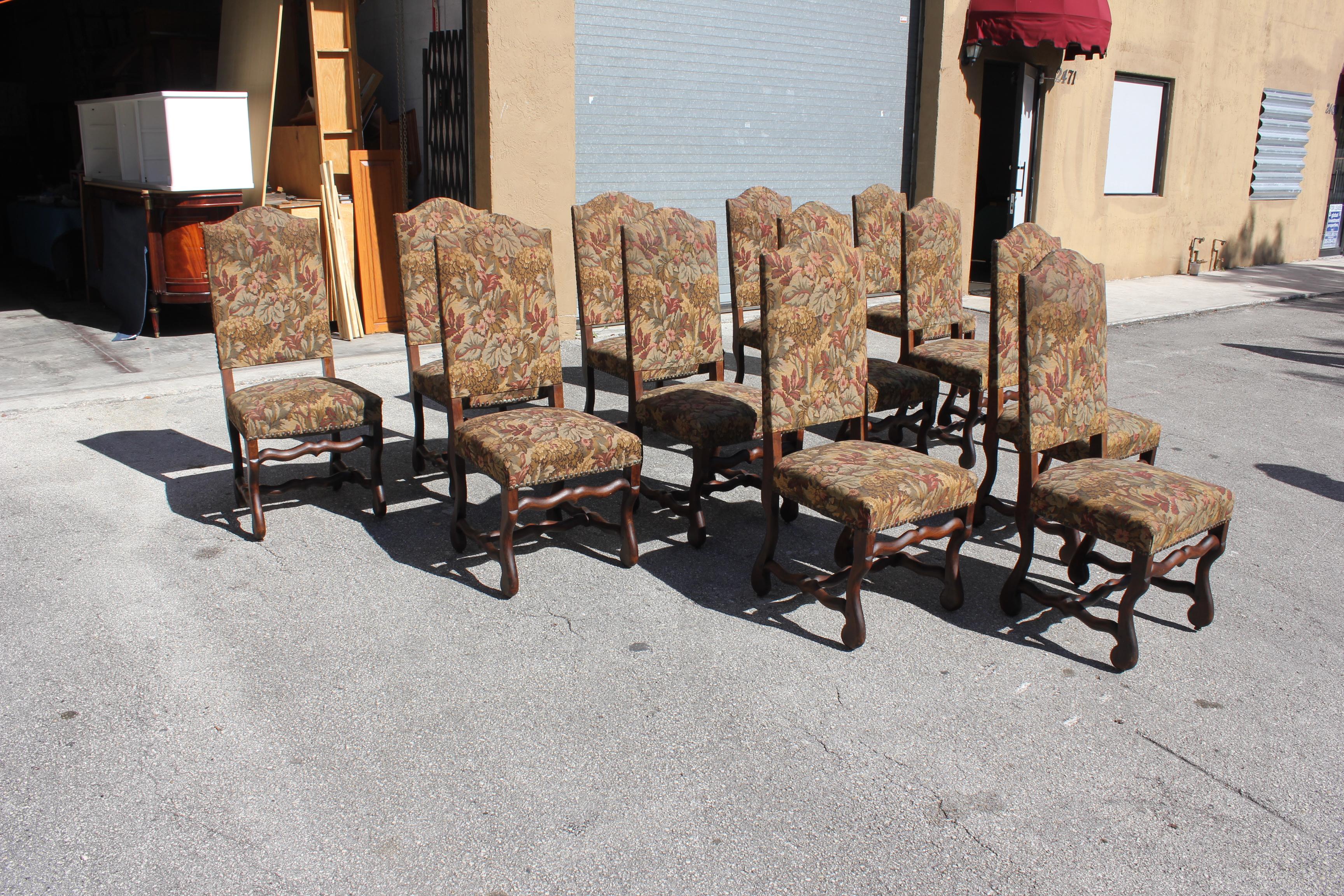 Fine Set of 12 French Louis XIII Style Os De Mouton Dining Chairs, 1900s In Good Condition In Hialeah, FL