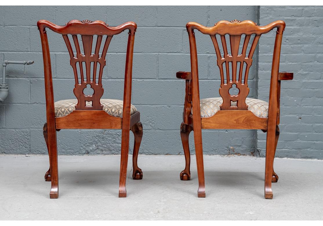 Fine série de 14 chaises de salle à manger sculptées de style géorgien en vente 10