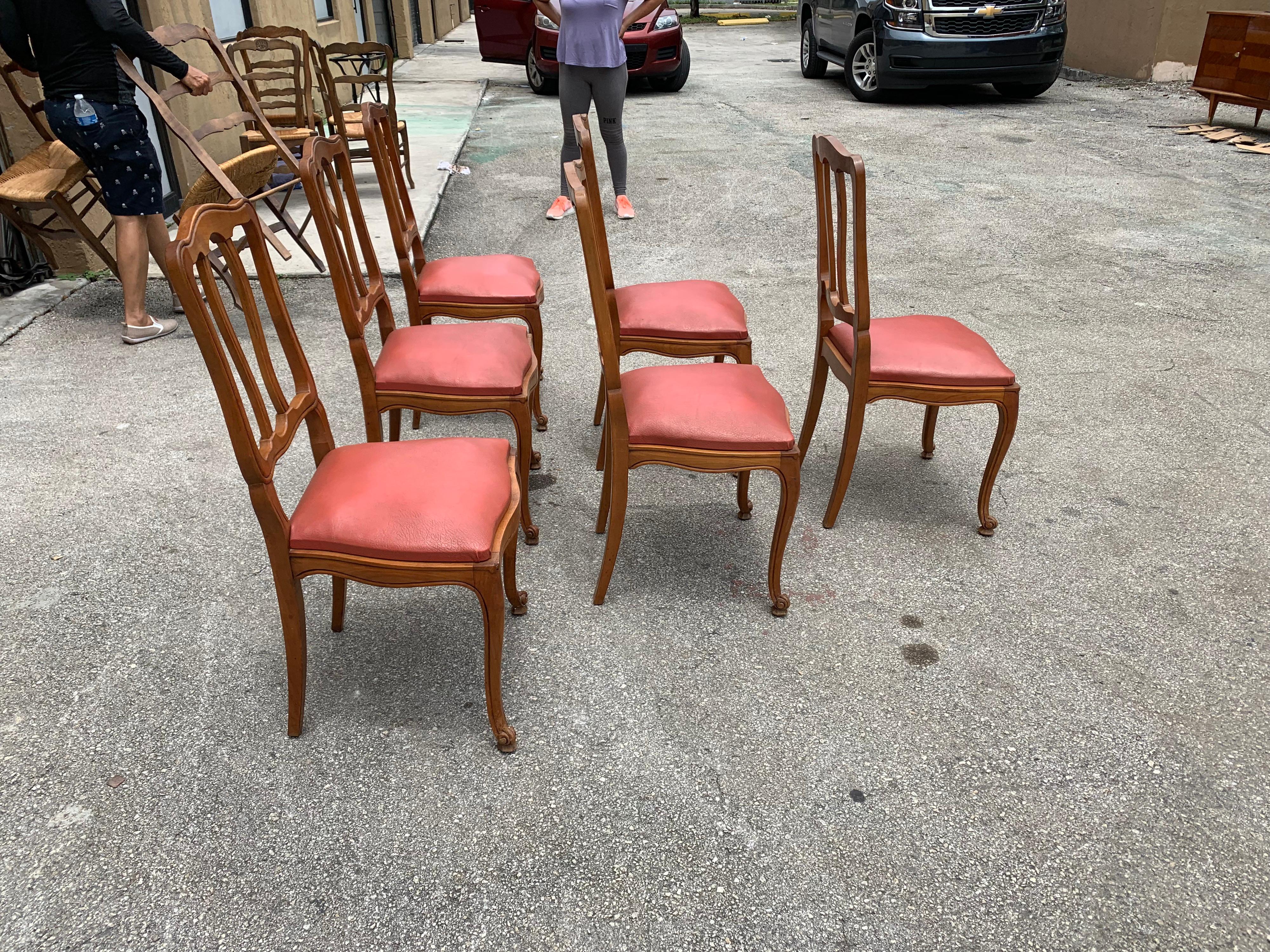 Fine Set of 6 French Vintage Louis XV Solid Walnut Dining Chairs, 1910s For Sale 2