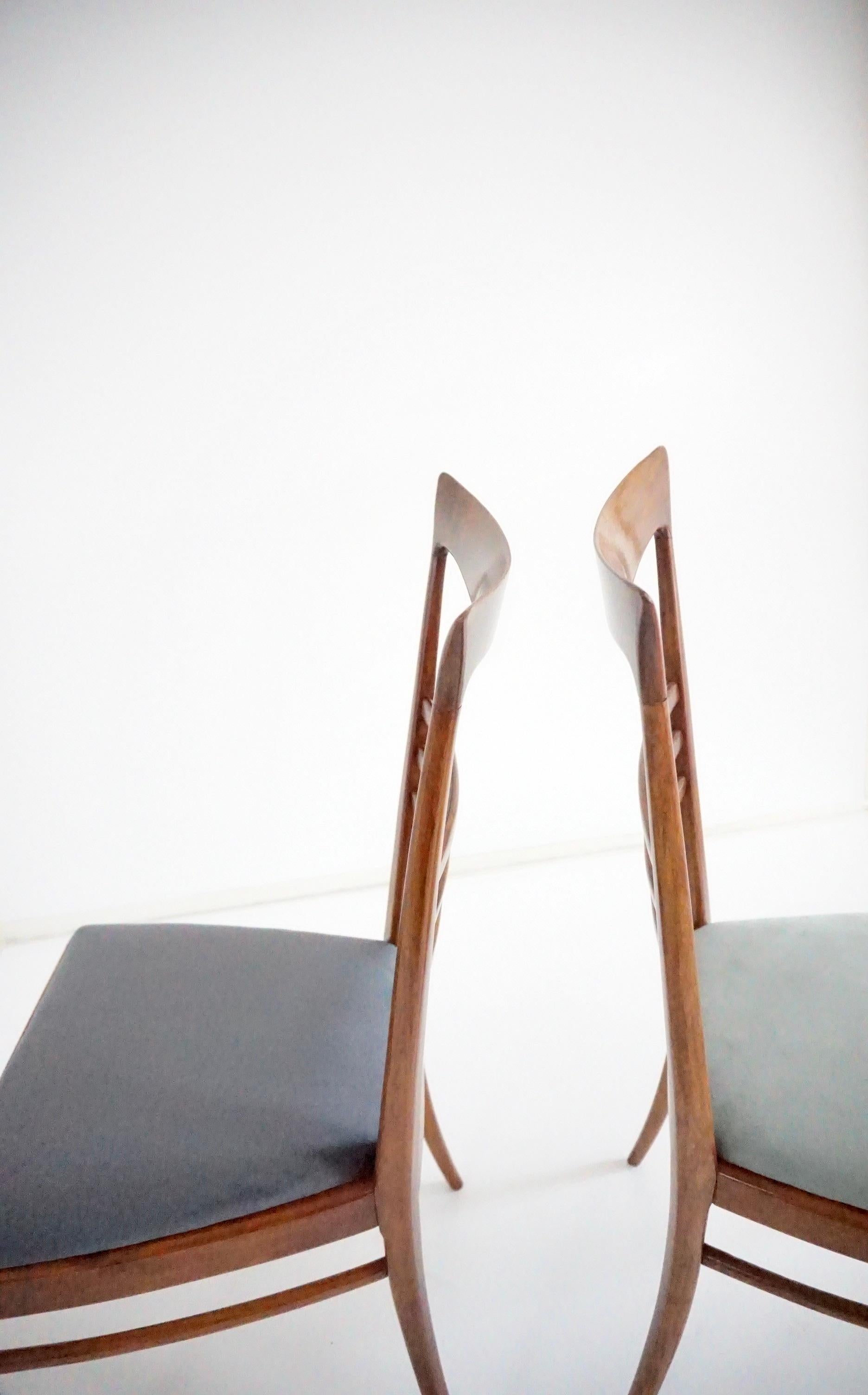 bel ensemble de 6 Melchiorre Bega en noyer  Chaises de salle à manger à haut dossier en velours, 1950 en vente 3
