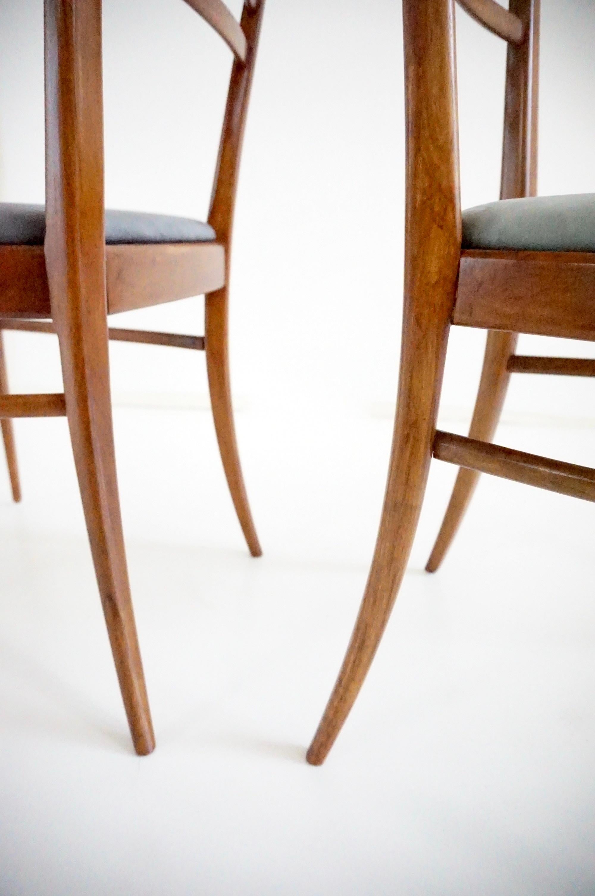 bel ensemble de 6 Melchiorre Bega en noyer  Chaises de salle à manger à haut dossier en velours, 1950 en vente 5