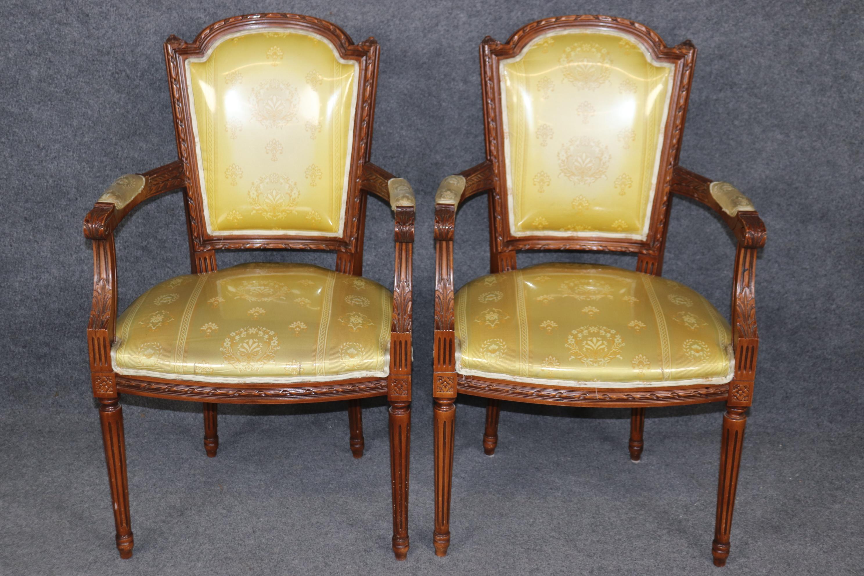 Fine Set of 8 Early 1900s Era French Louis XVI Style Walnut Dining Chairs In Good Condition For Sale In Swedesboro, NJ