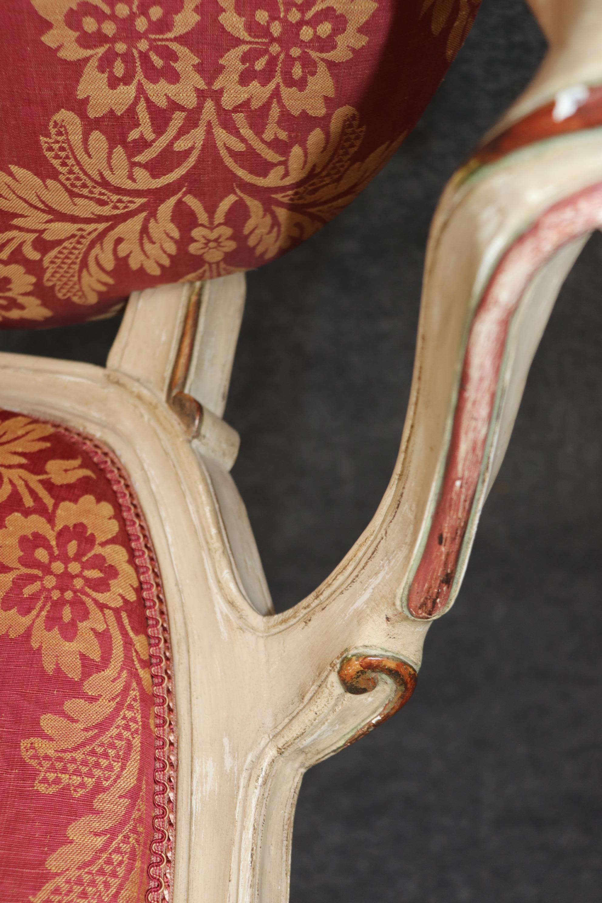 Raffinato set di 8 sedie da pranzo francesi in stile Directoire Luigi XVI decorate con vernice in vendita 3