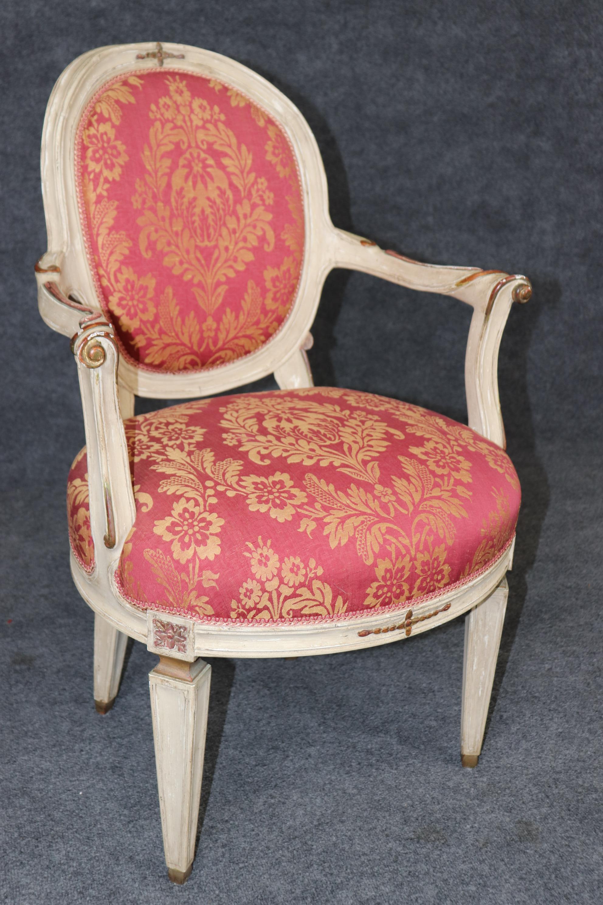 Metà XX secolo Raffinato set di 8 sedie da pranzo francesi in stile Directoire Luigi XVI decorate con vernice in vendita