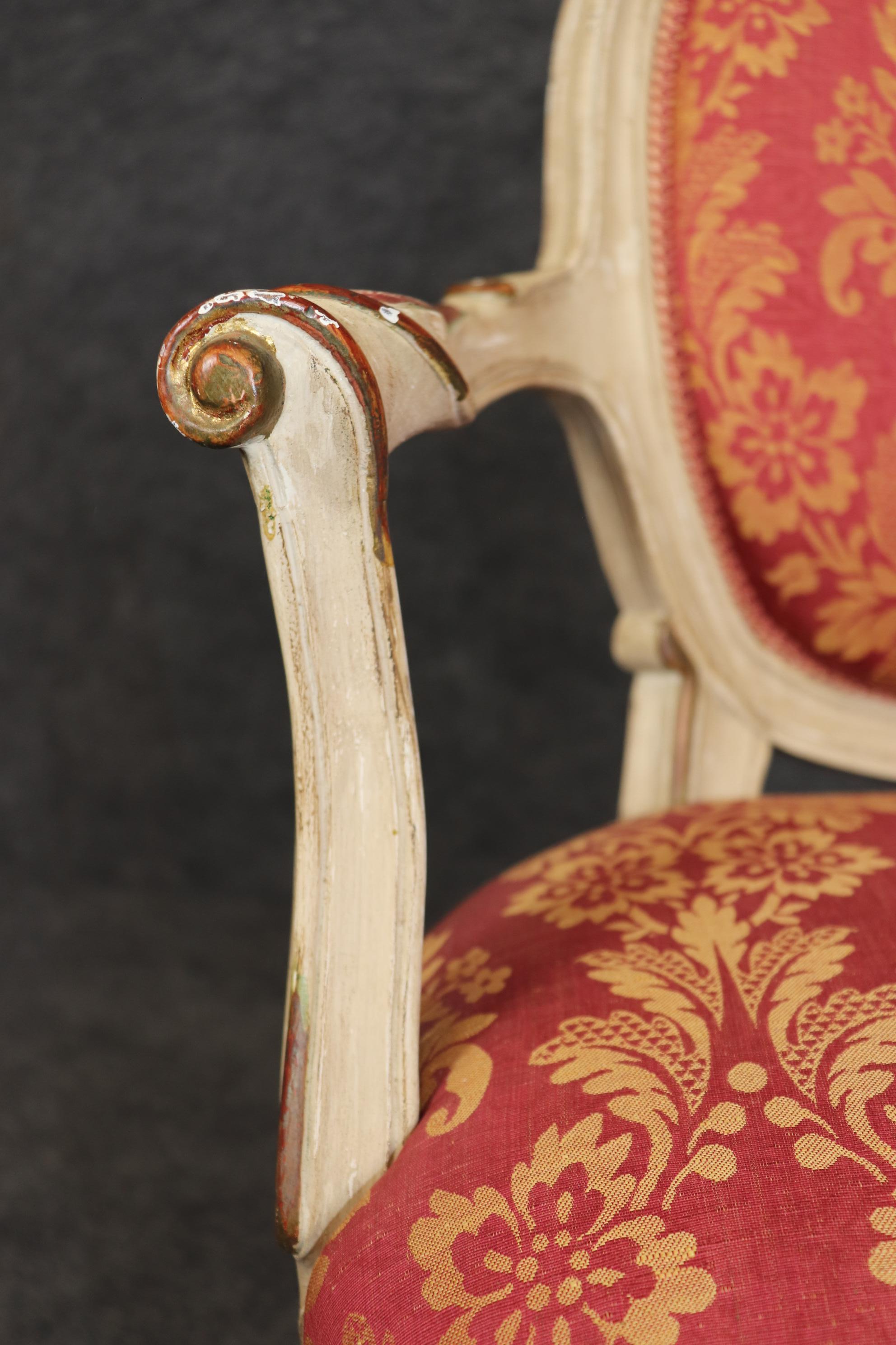Raffinato set di 8 sedie da pranzo francesi in stile Directoire Luigi XVI decorate con vernice in vendita 1