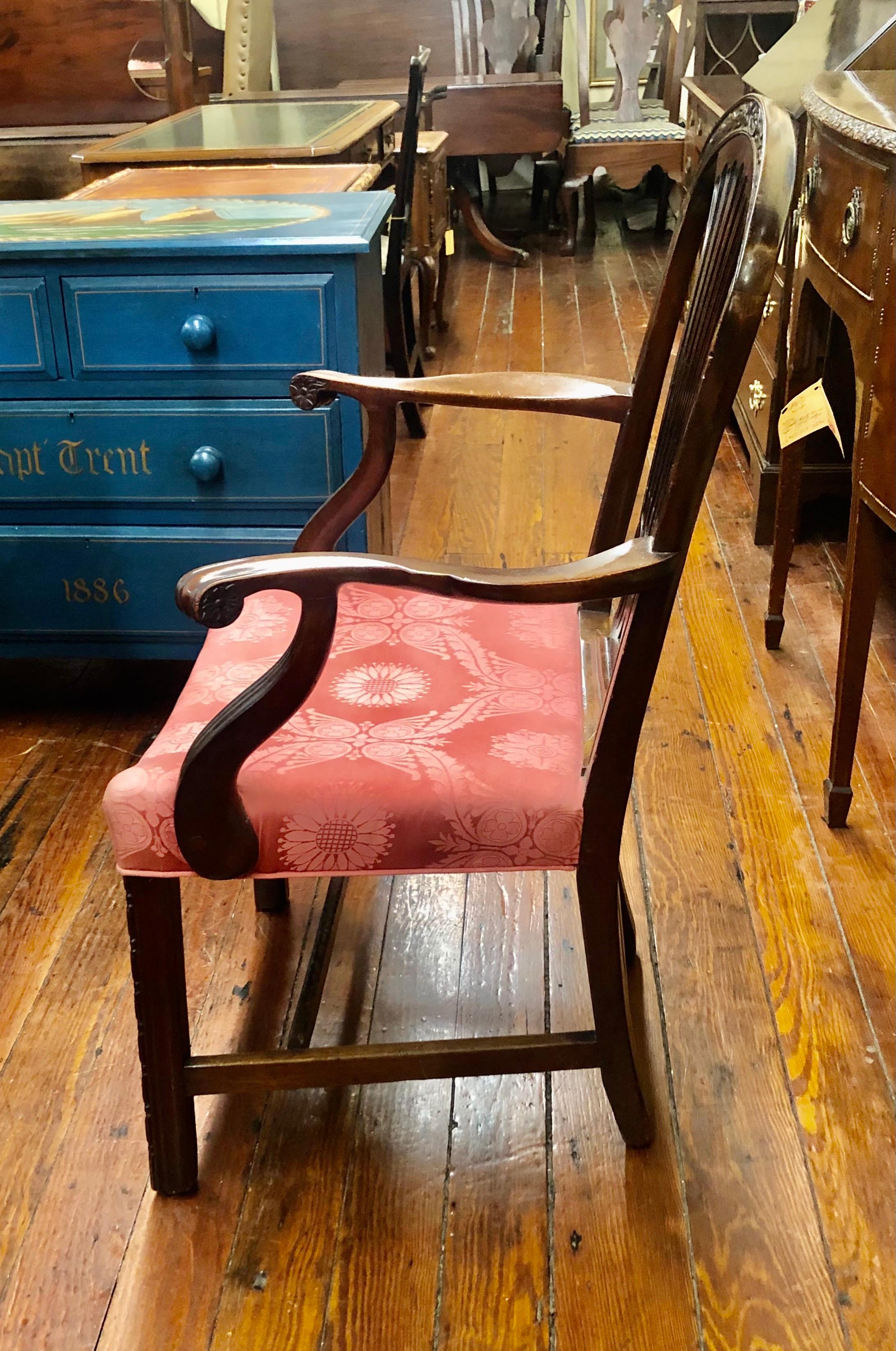 Fine Set of 8 Hepplewhite Style Hand Carved Solid Mahogany Dining Chairs For Sale 3