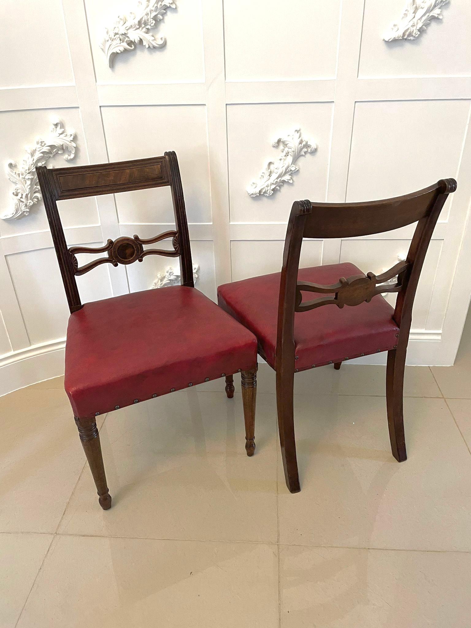 Ensemble raffiné de huit chaises de salle à manger anciennes en acajou de qualité George III Bon état - En vente à Suffolk, GB