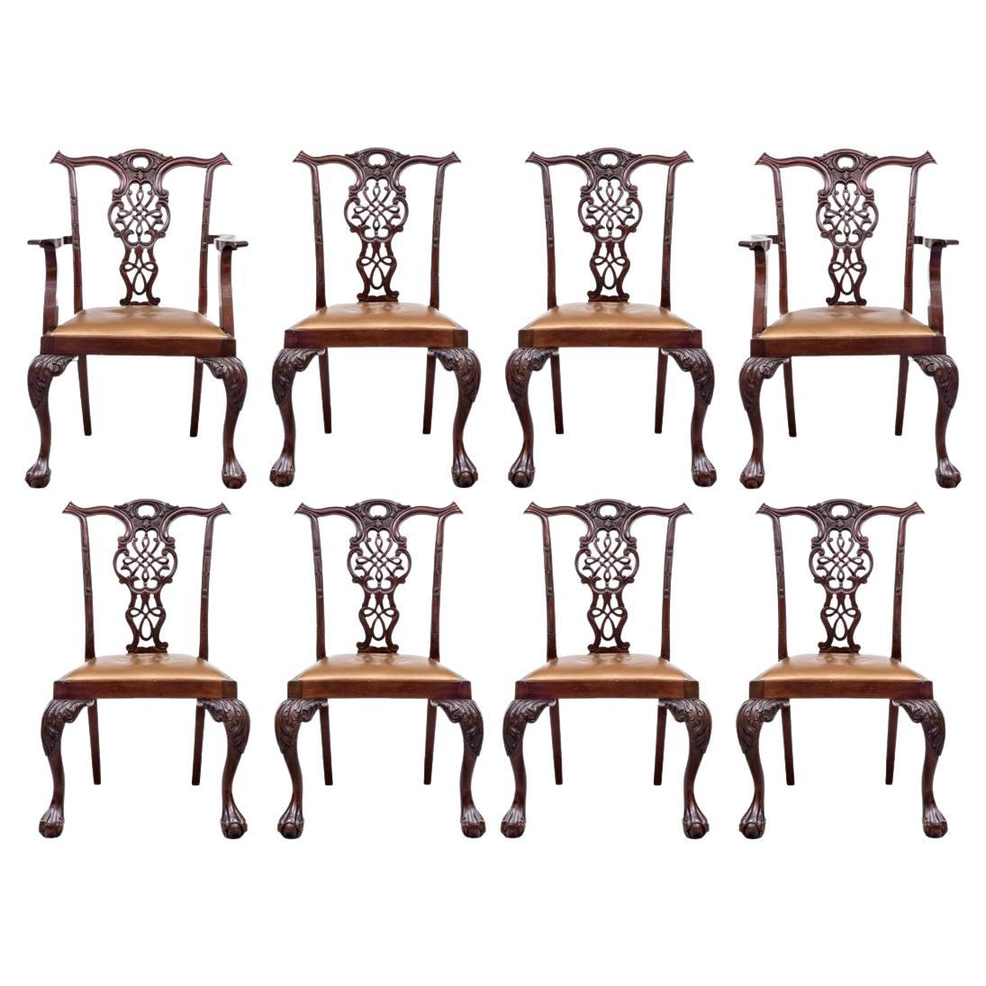 Raffinato set di otto sedie in mogano in stile Chippendale