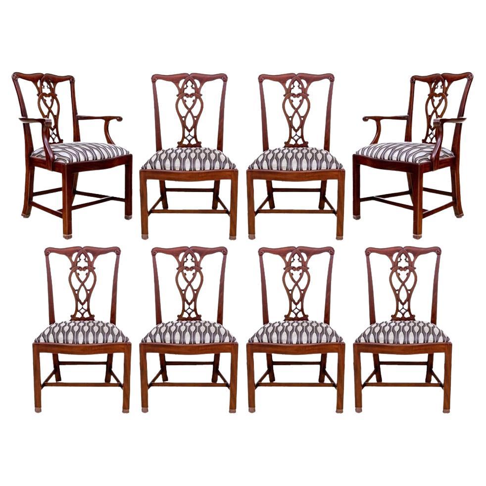Un bel set di otto sedie da pranzo in stile Maitland Smith Chippendale in vendita