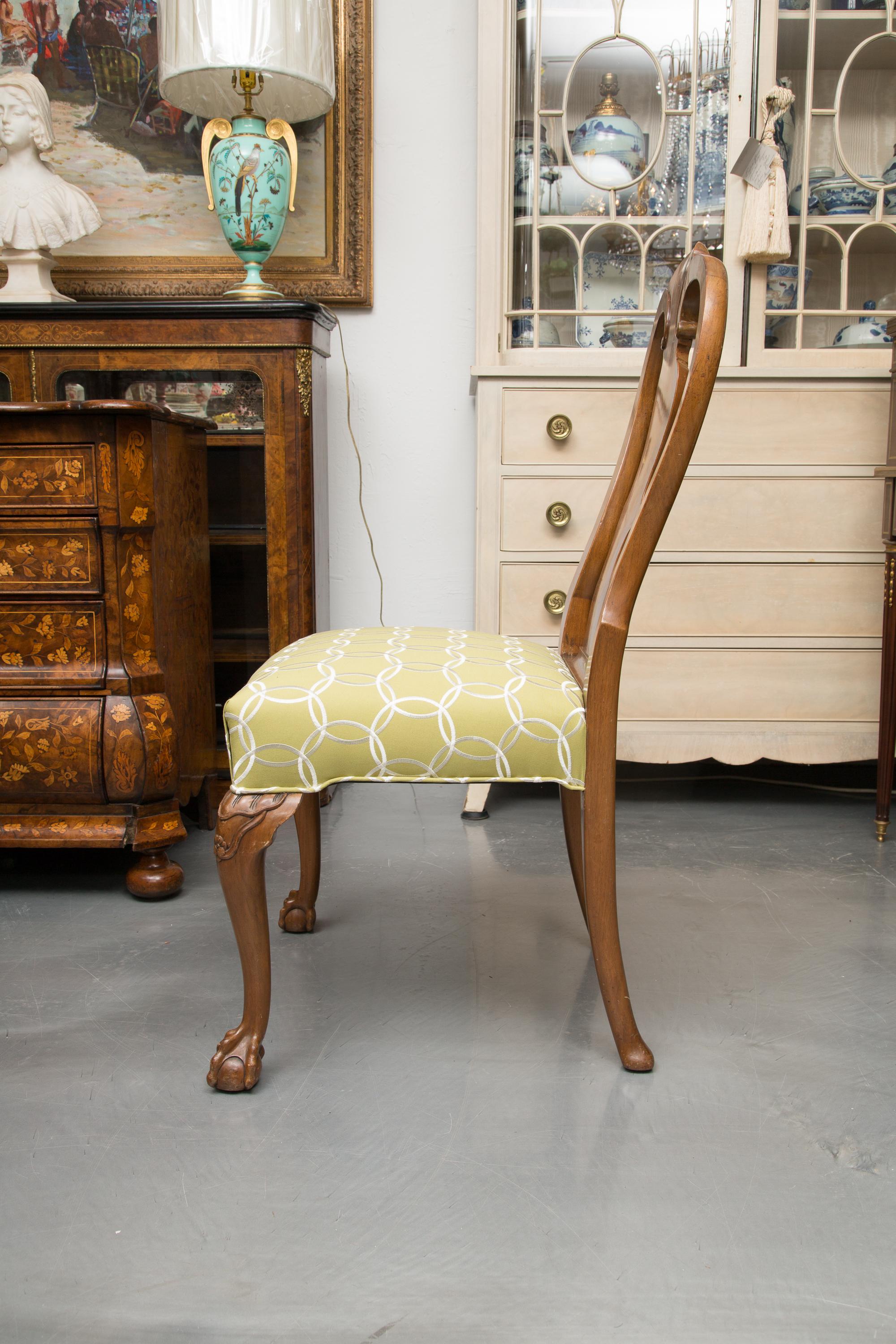 Hand-Carved Fine Set of Eight, Queen Anne Style Walnut Dining Chairs