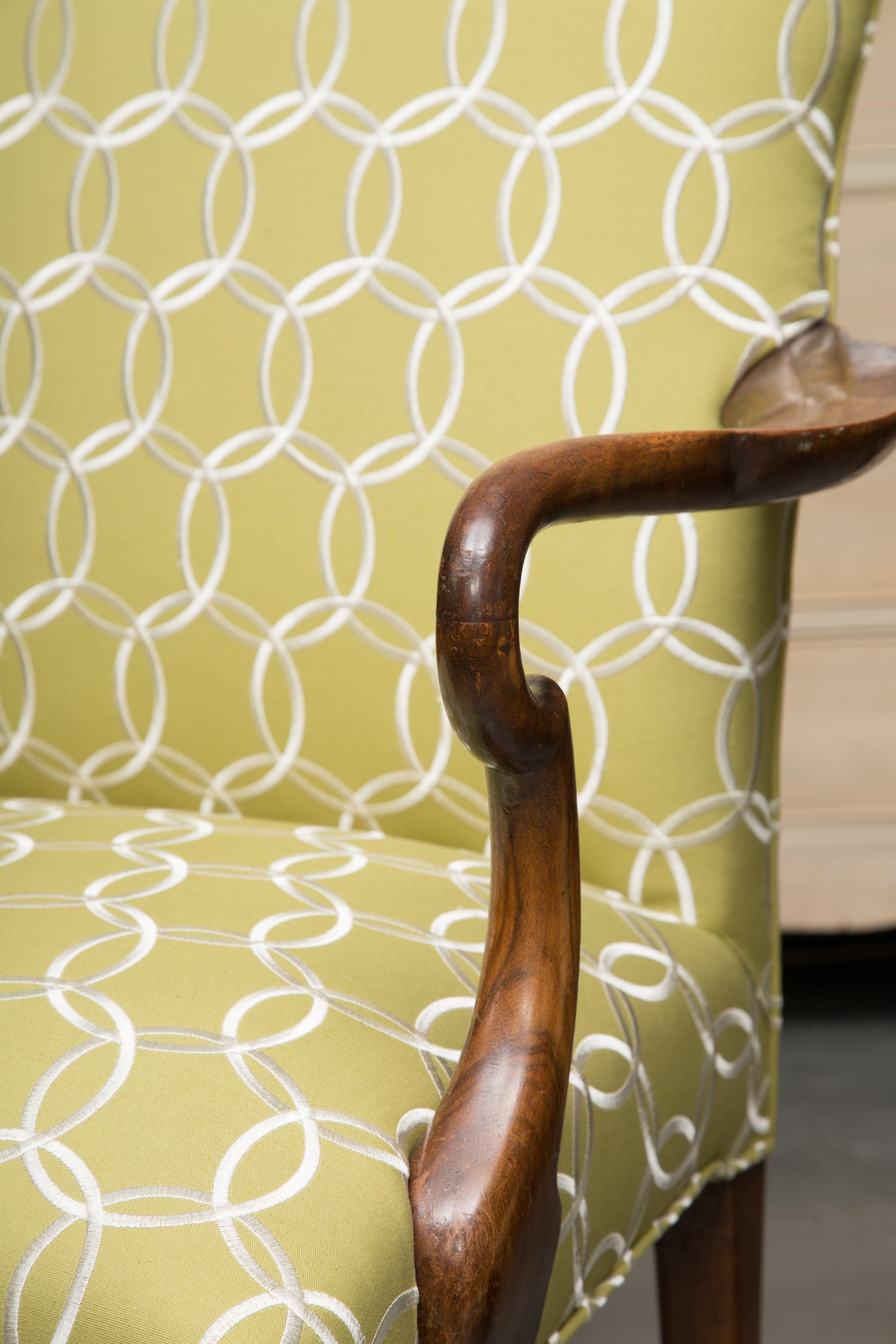 20th Century Fine Set of Eight, Queen Anne Style Walnut Dining Chairs