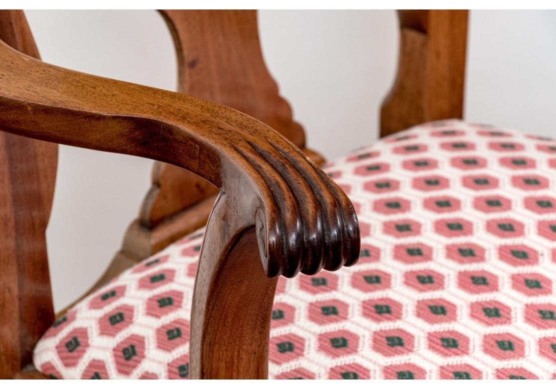 Fino Juego De Ocho Sillas De Comedor De Caoba Maciza Estilo Chippendale en venta 10