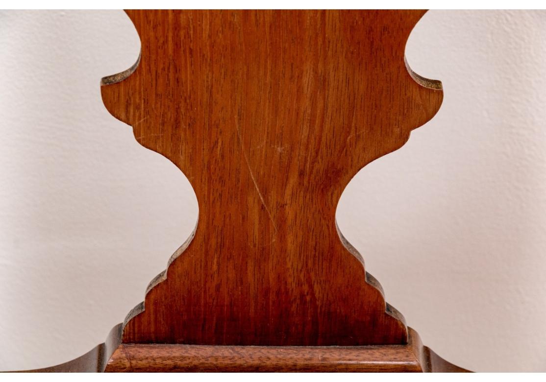 Fino Juego De Ocho Sillas De Comedor De Caoba Maciza Estilo Chippendale en Desgastado estado para la venta en Bridgeport, CT