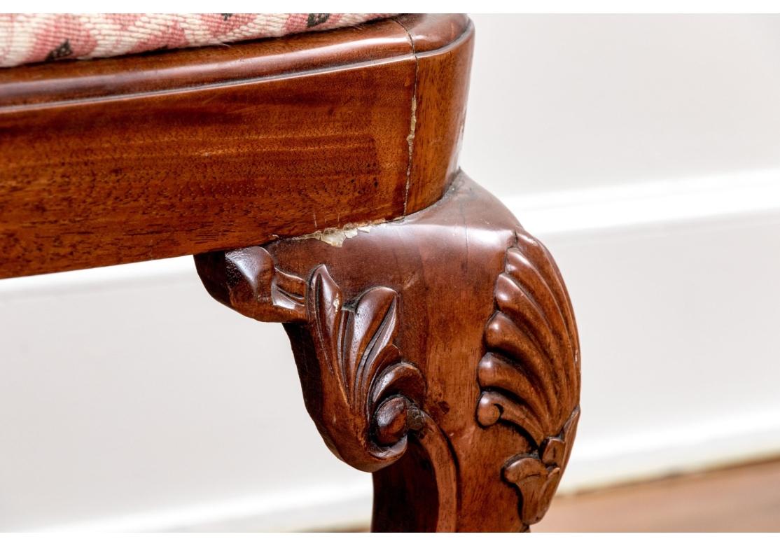 Fino Juego De Ocho Sillas De Comedor De Caoba Maciza Estilo Chippendale en venta 1