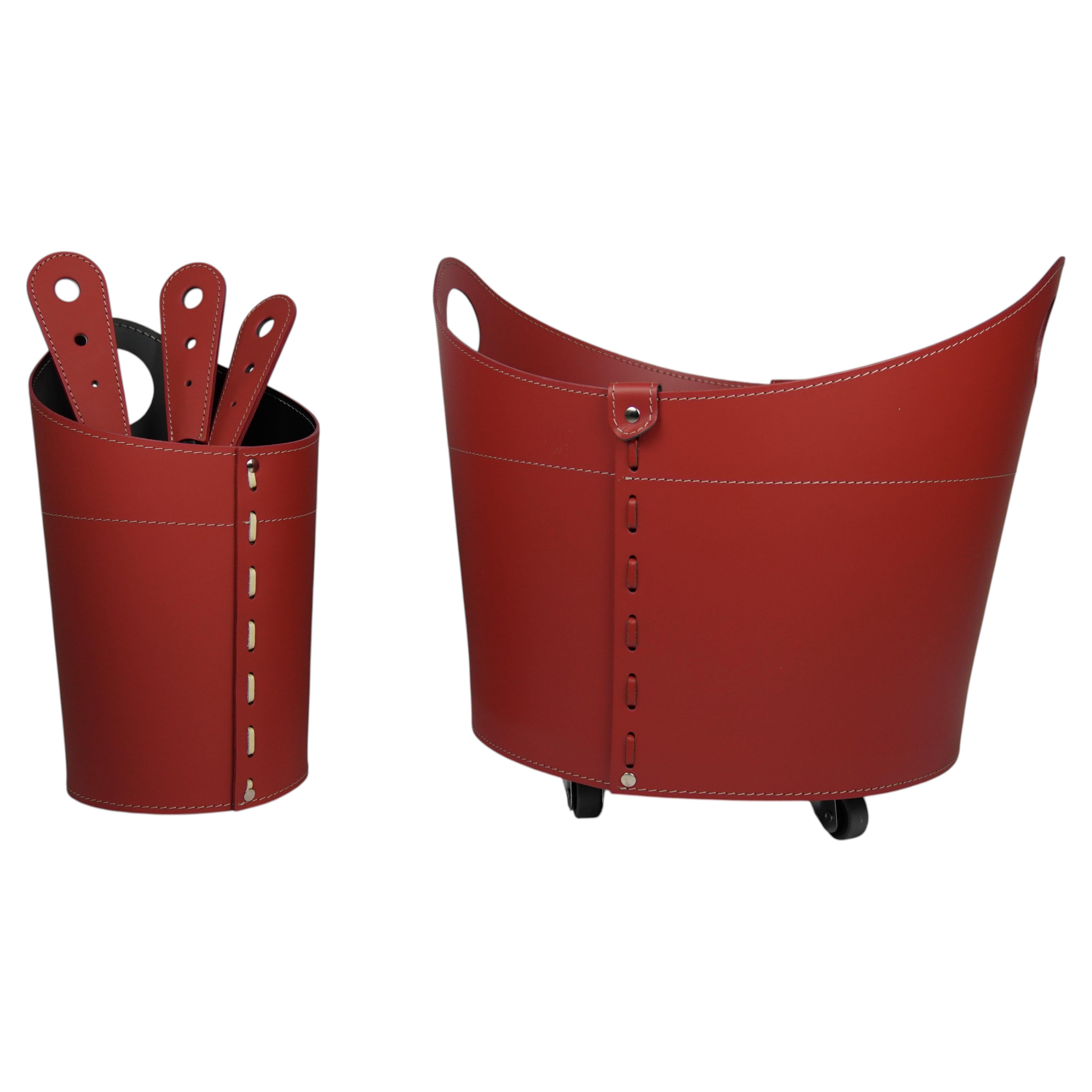 Fine Regenerated Leather Set of fireplace accessories INCAD For Sale