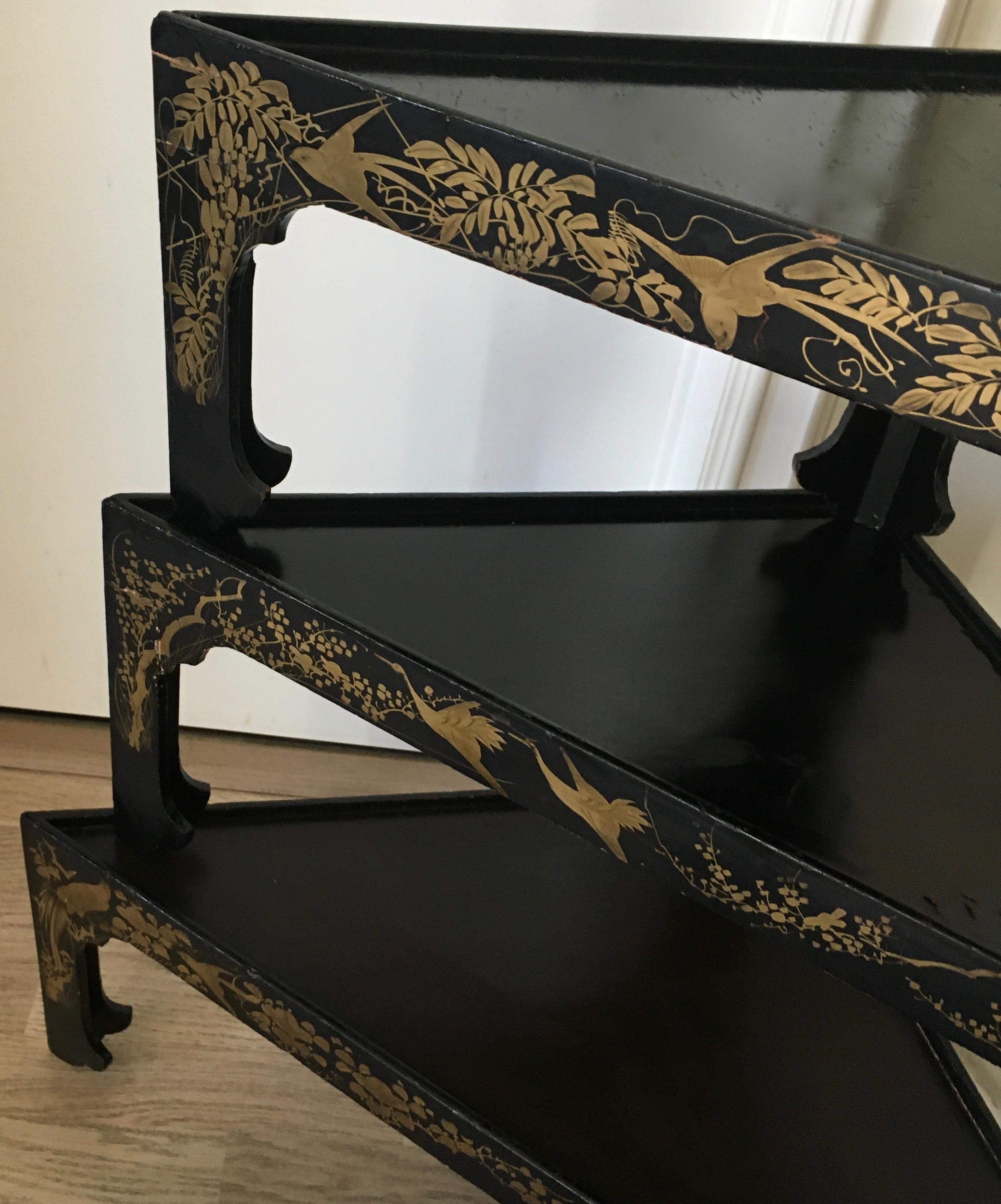 Japanese Fine Set of Five Lacquered and Hand Painted Nesting Tables, Japan, 1920 For Sale