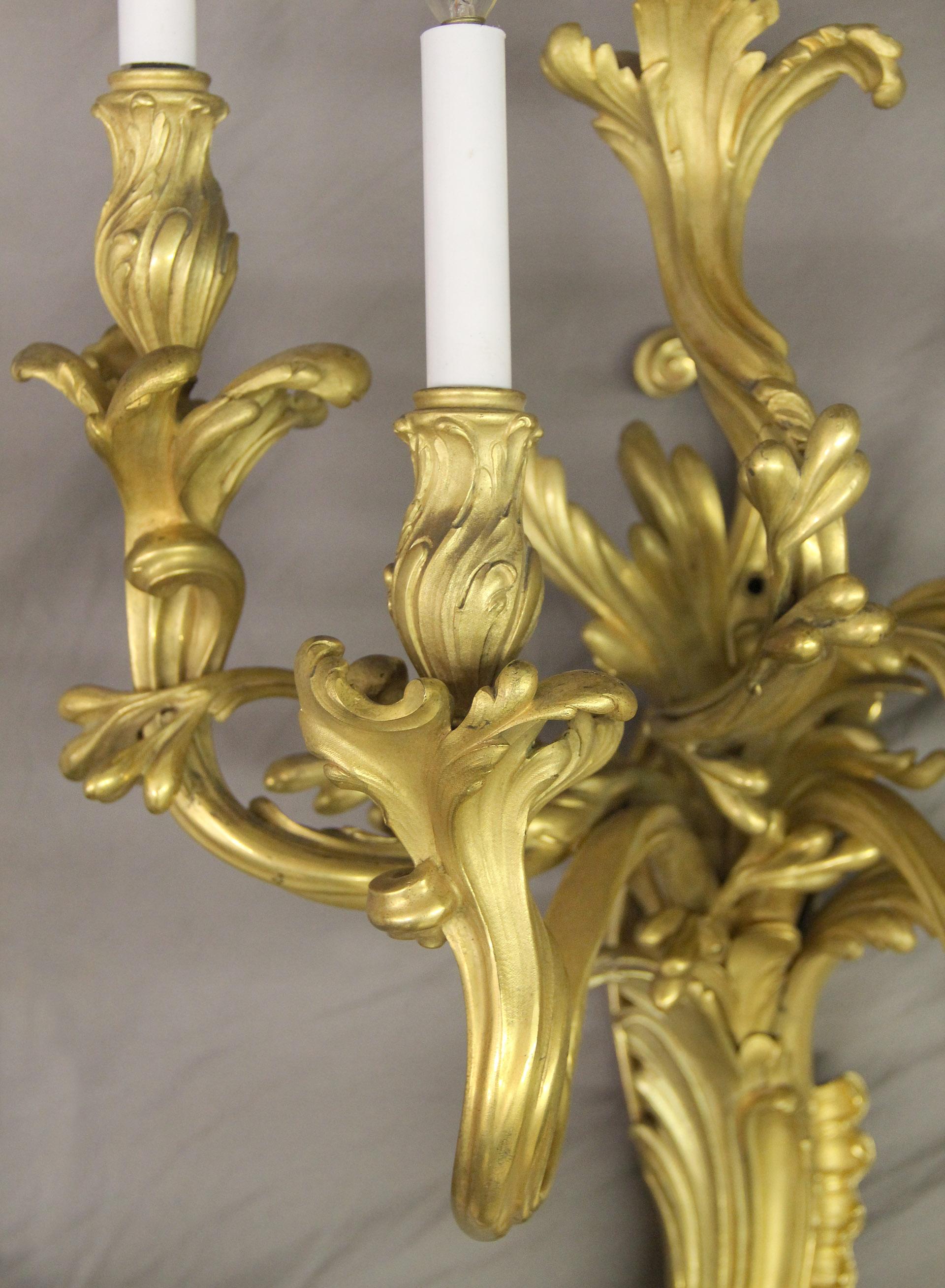 Fine Set of Four Early 20th Century Gilt Bronze Five Light Sconces by Caldwell In Good Condition For Sale In New York, NY